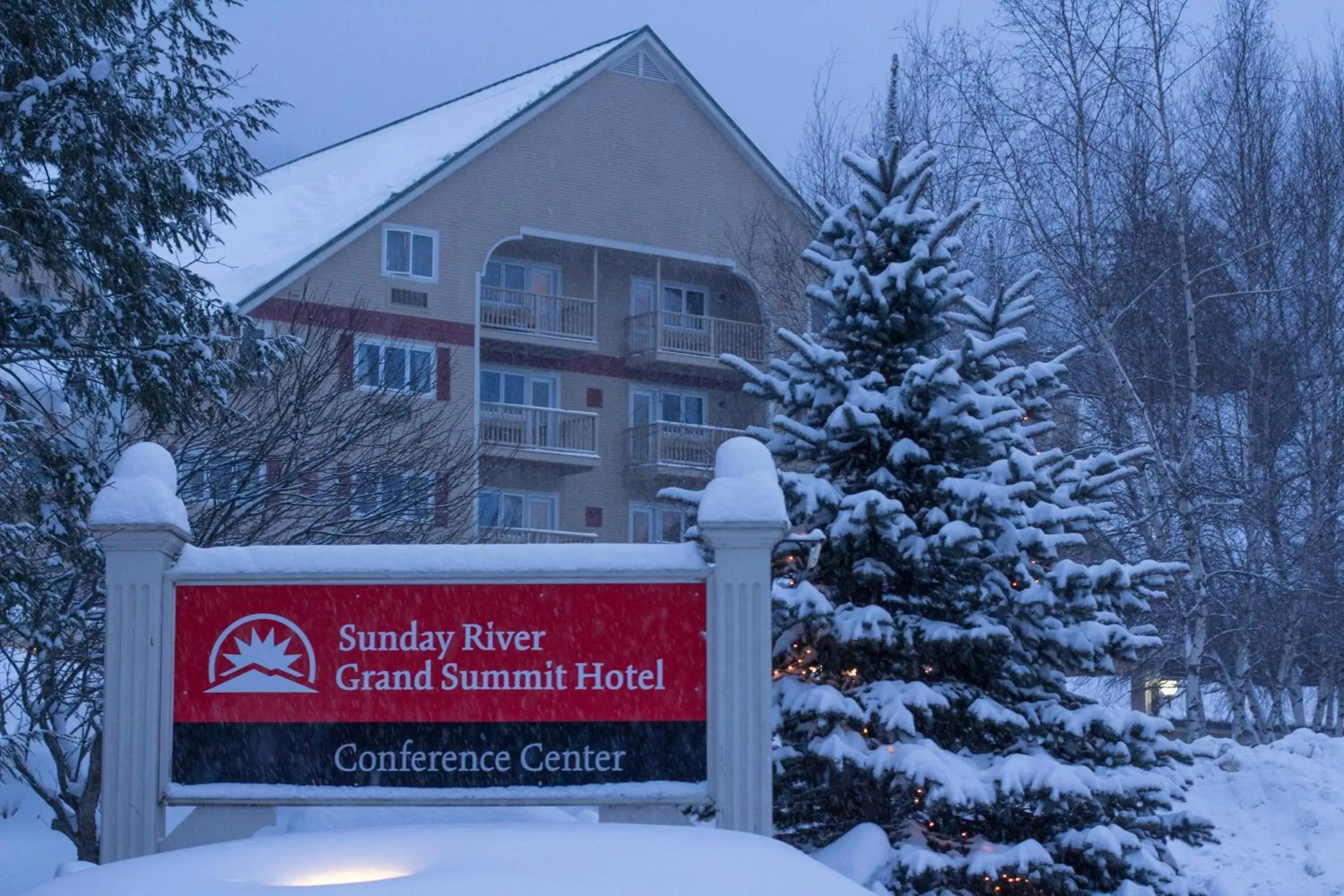 Property building, Winter in Grand Summit Hotel