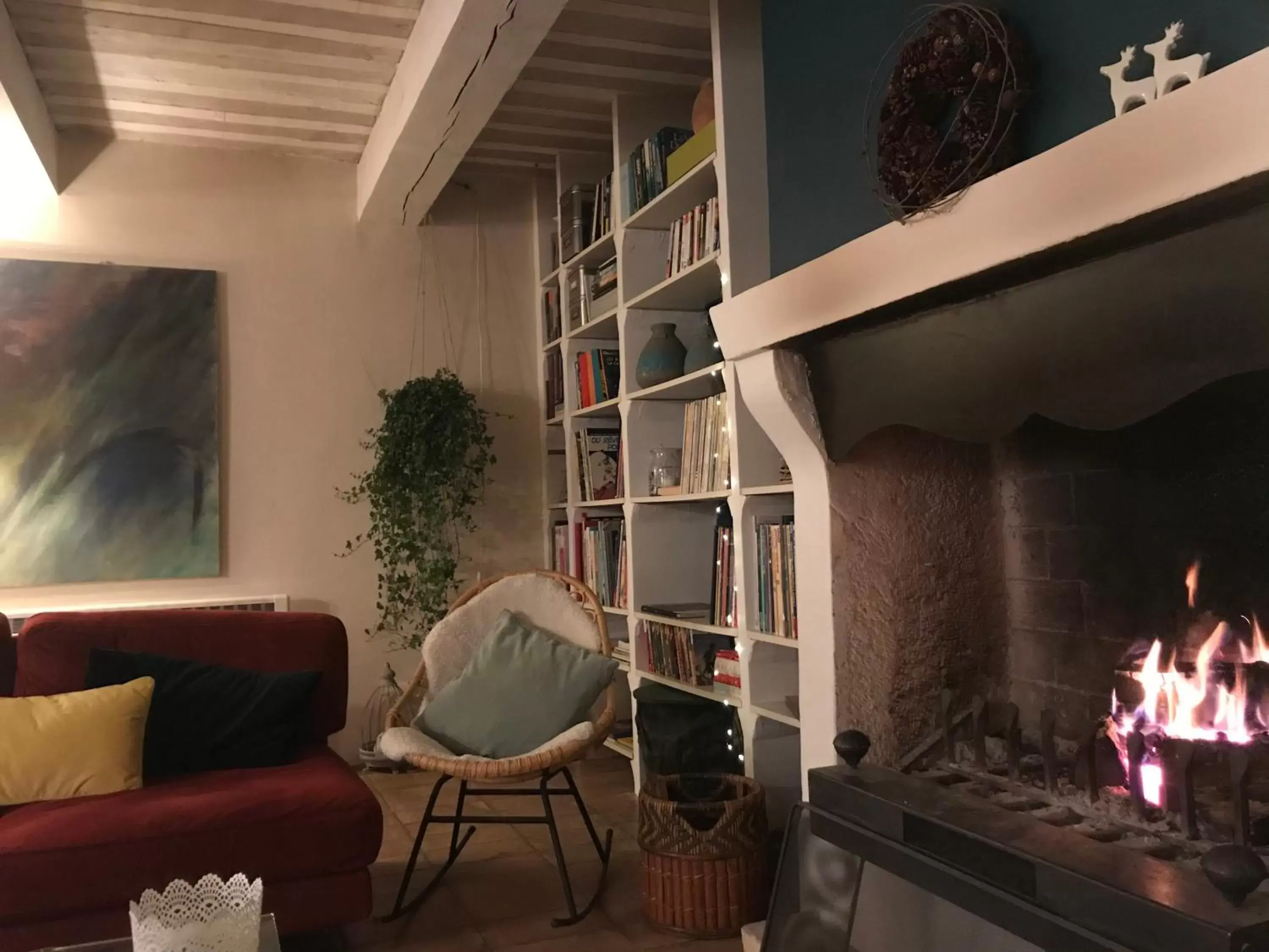 Communal lounge/ TV room in Les Aiguières en Provence