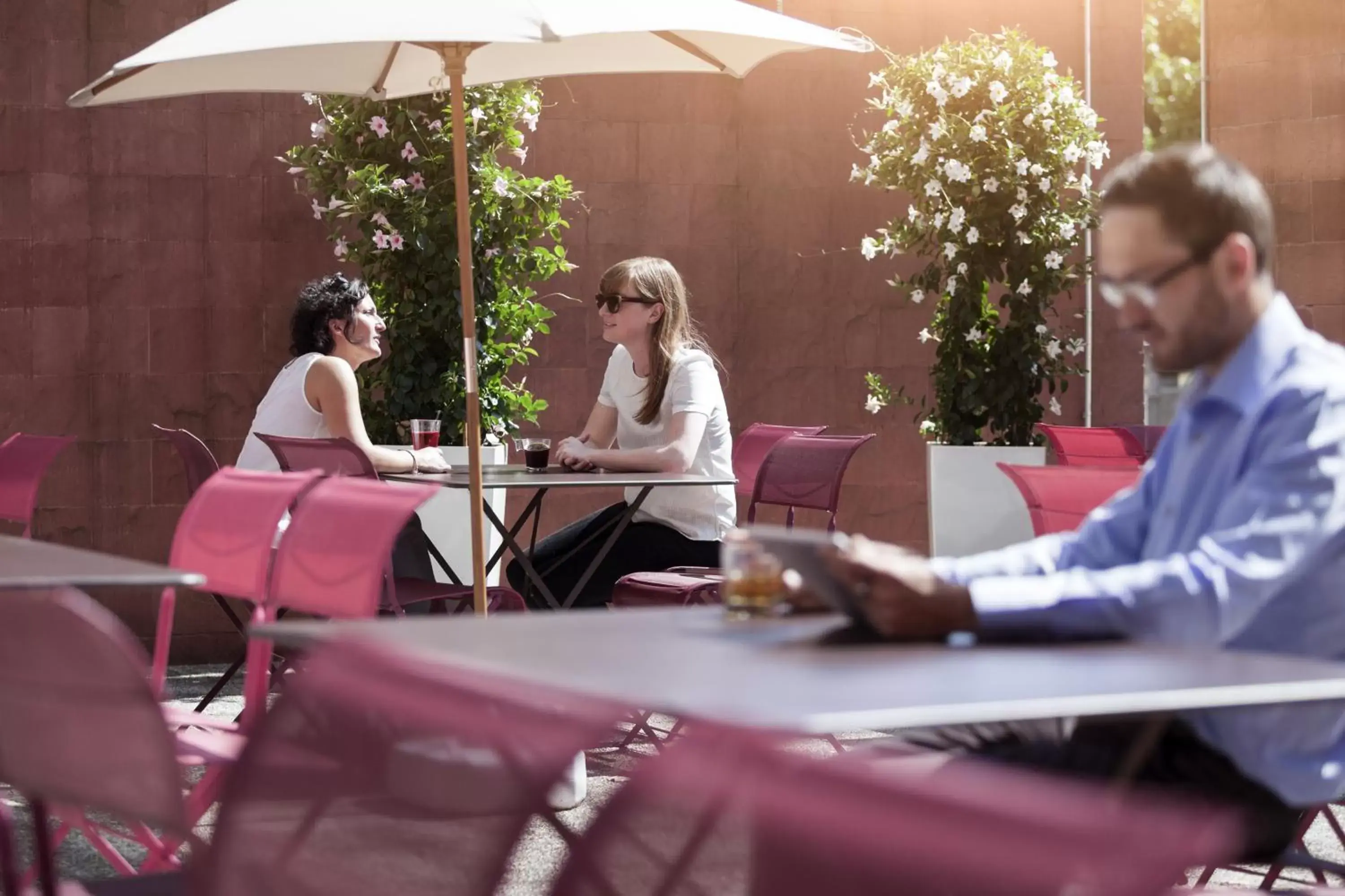 Patio in Novotel Suites Rouen Normandie