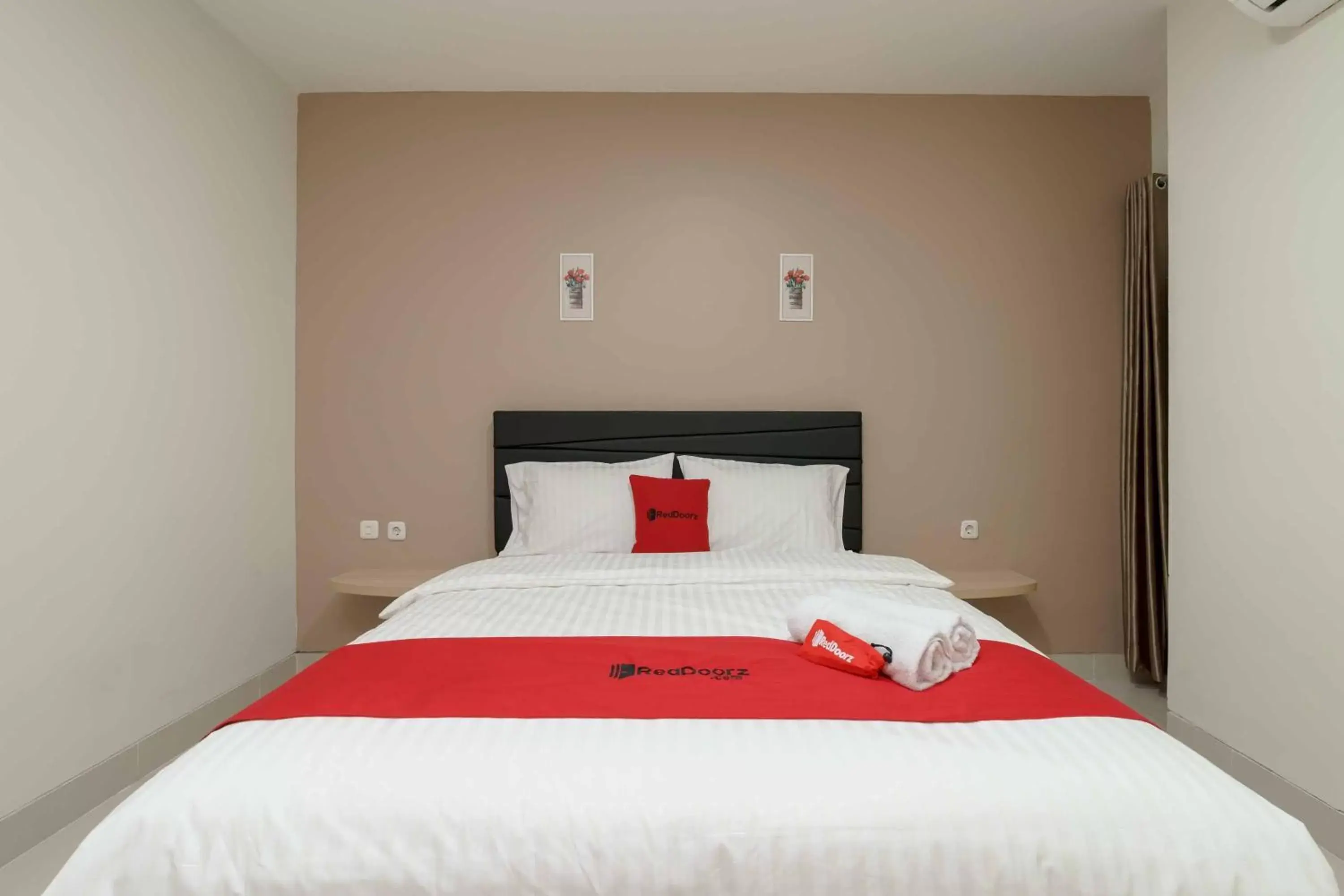 Bed in RedDoorz Plus near Eka Hospital BSD 5