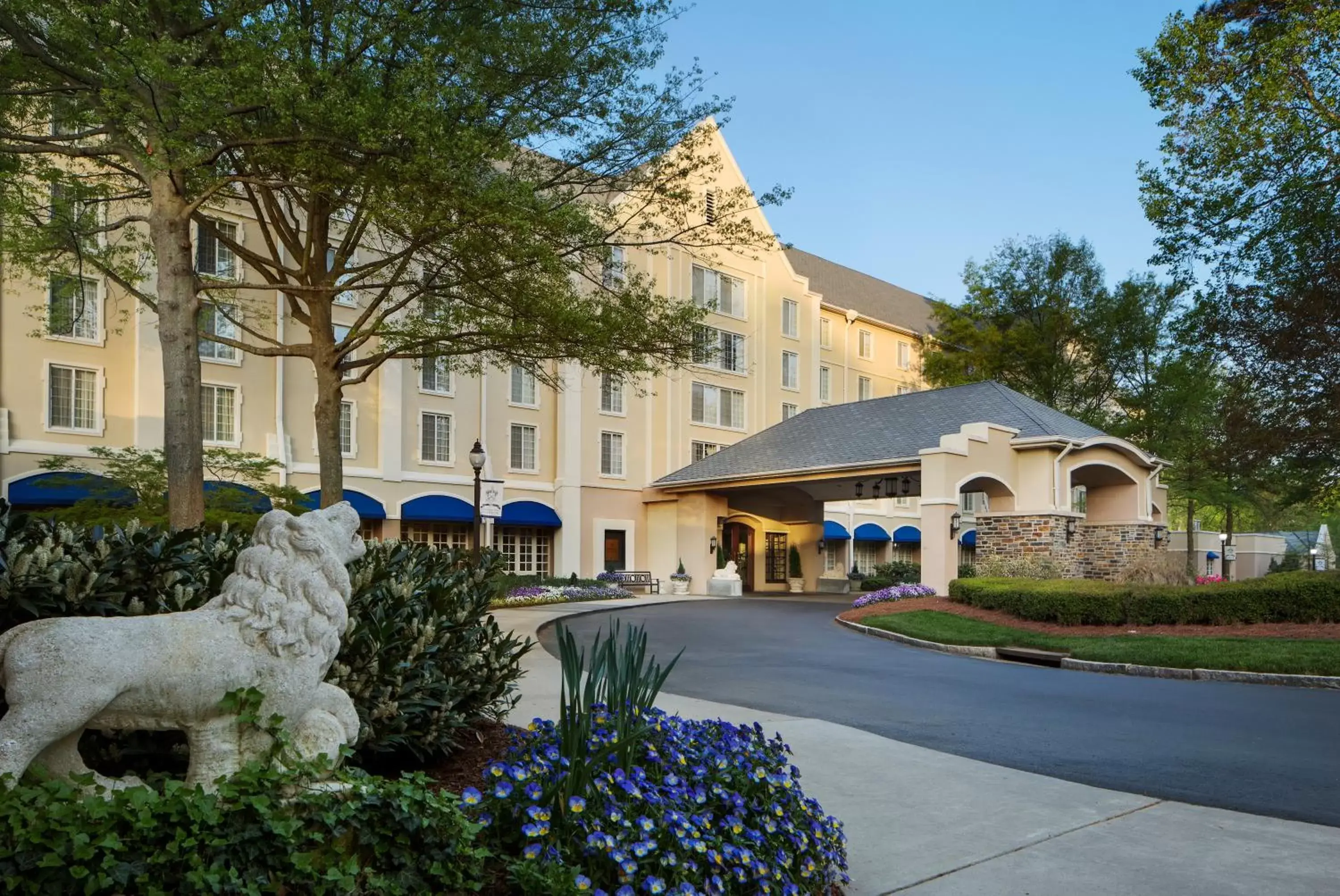 Facade/entrance, Property Building in Washington Duke Inn & Golf Club