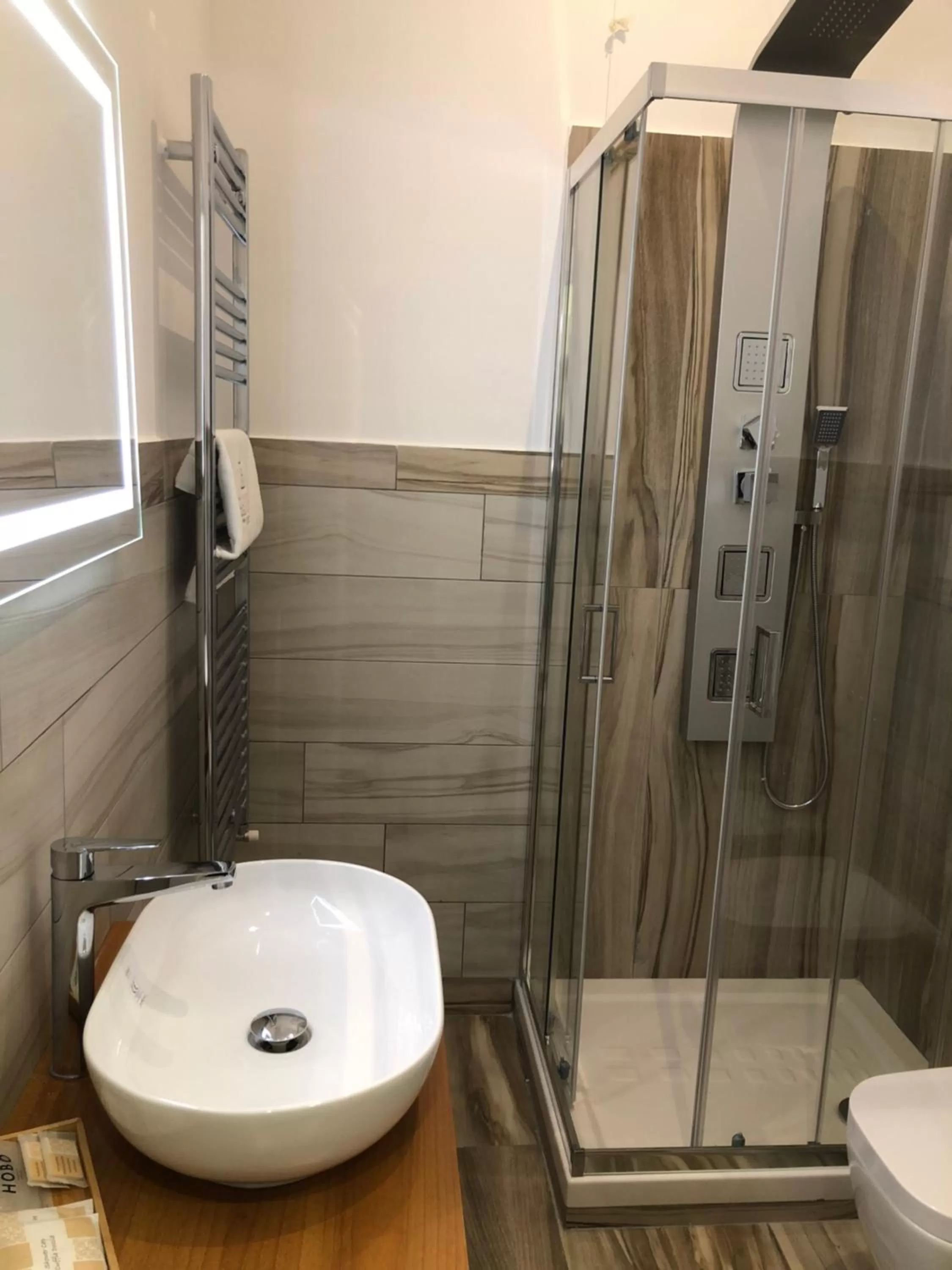 Bathroom in Hall inn B&B in Naples