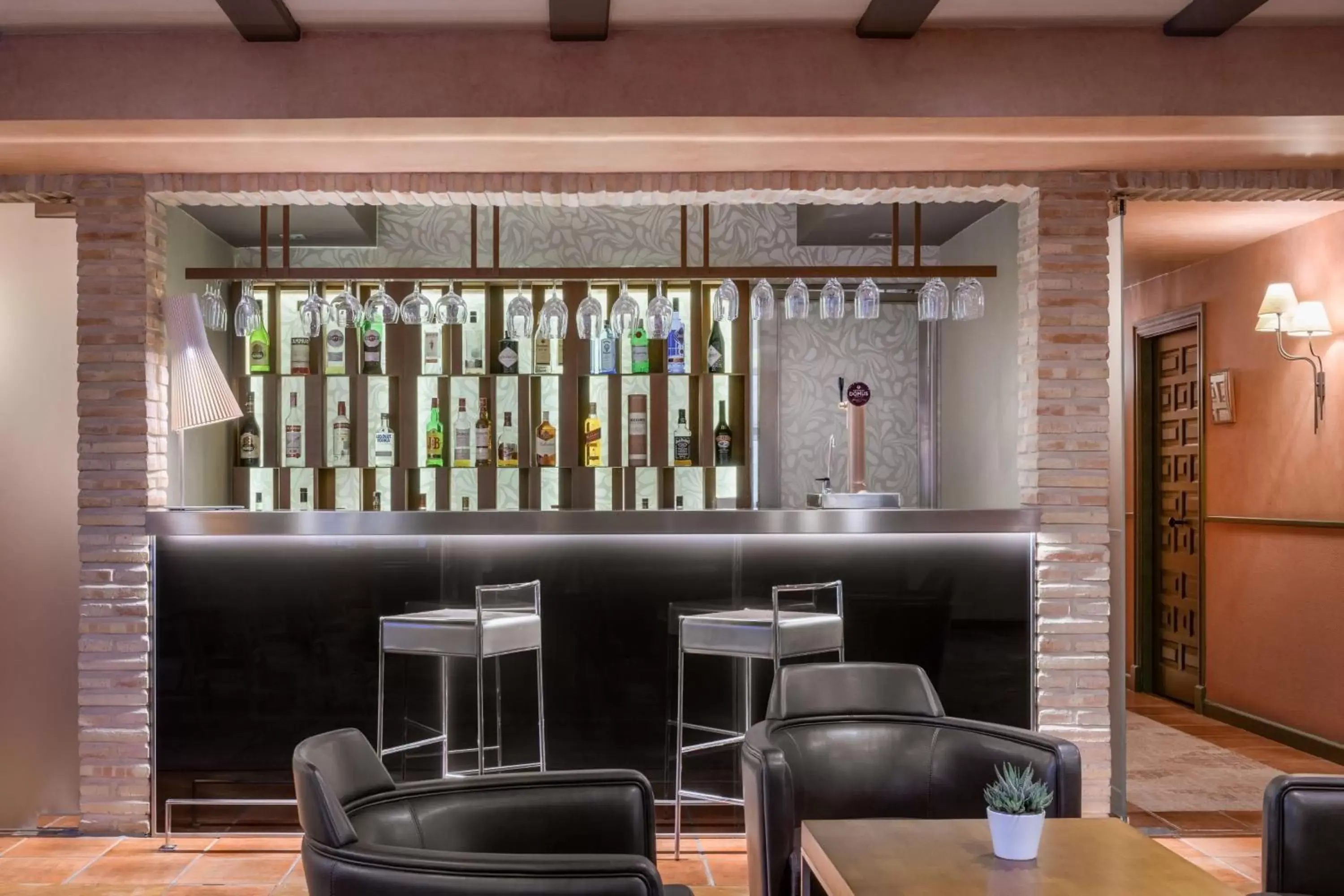 Lounge or bar, Lounge/Bar in AC Hotel Ciudad de Toledo by Marriott