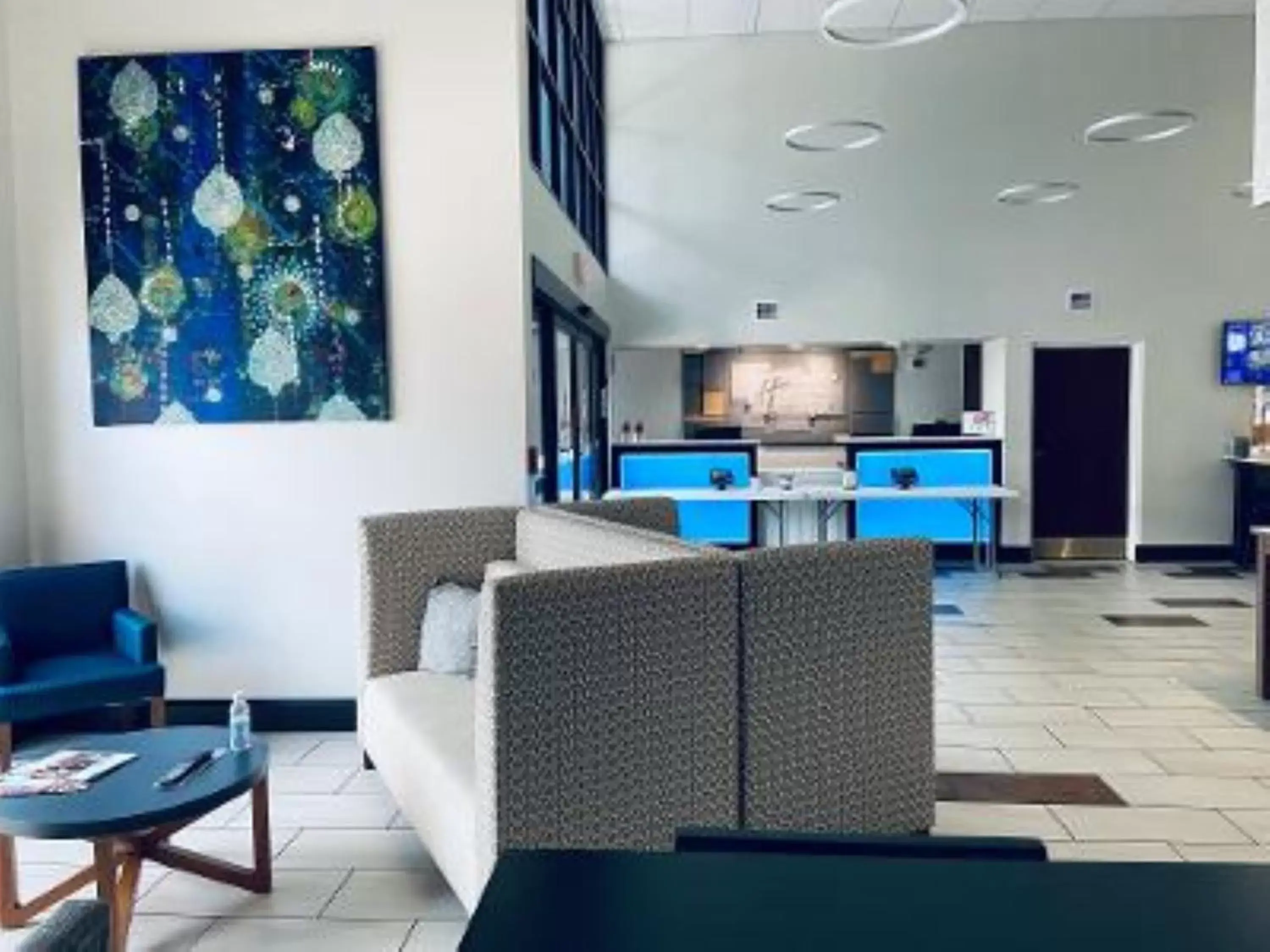 Property building, Seating Area in Holiday Inn Express Hotel & Suites Fort Payne, an IHG Hotel