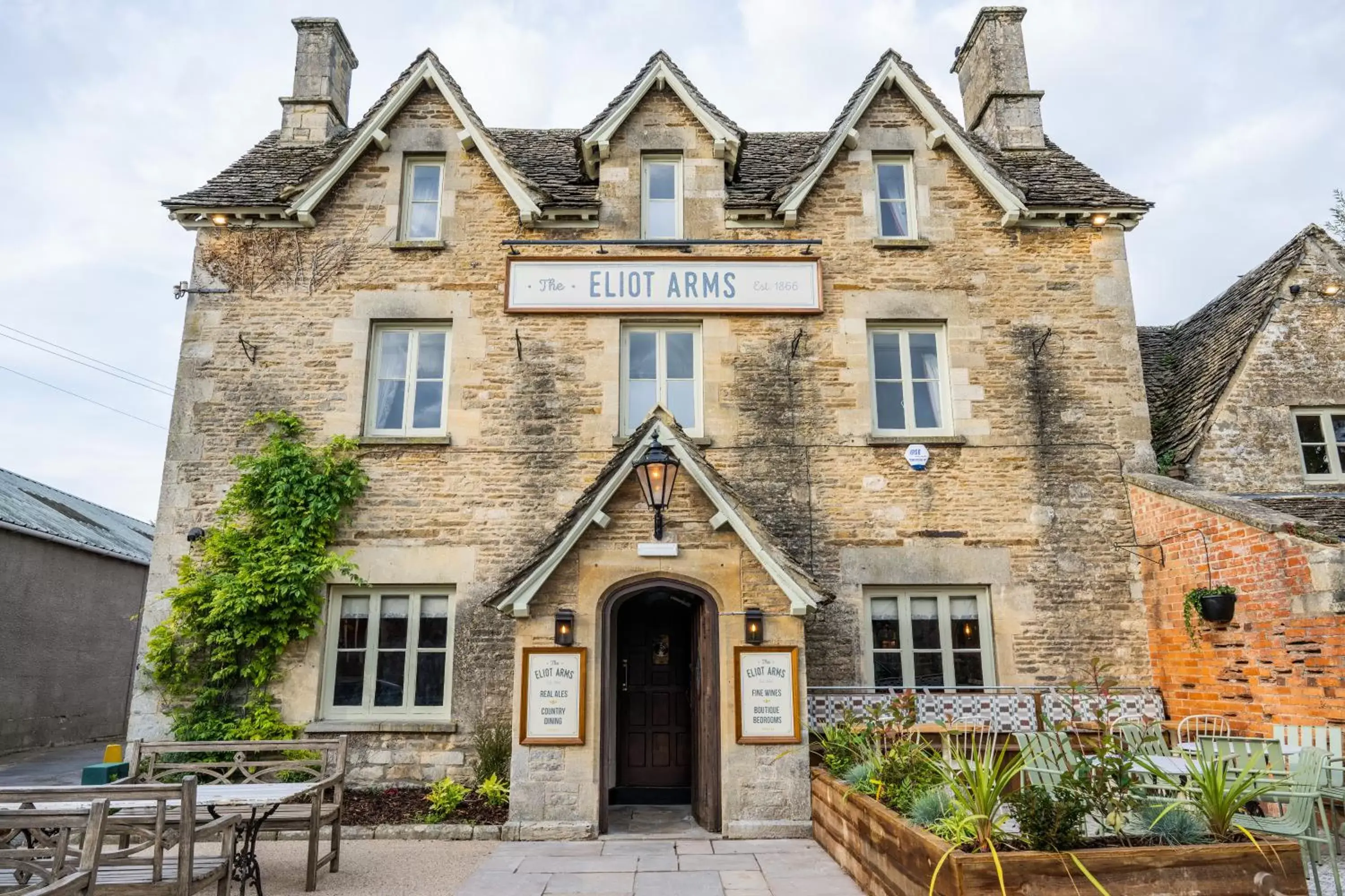 Property Building in Eliot Arms