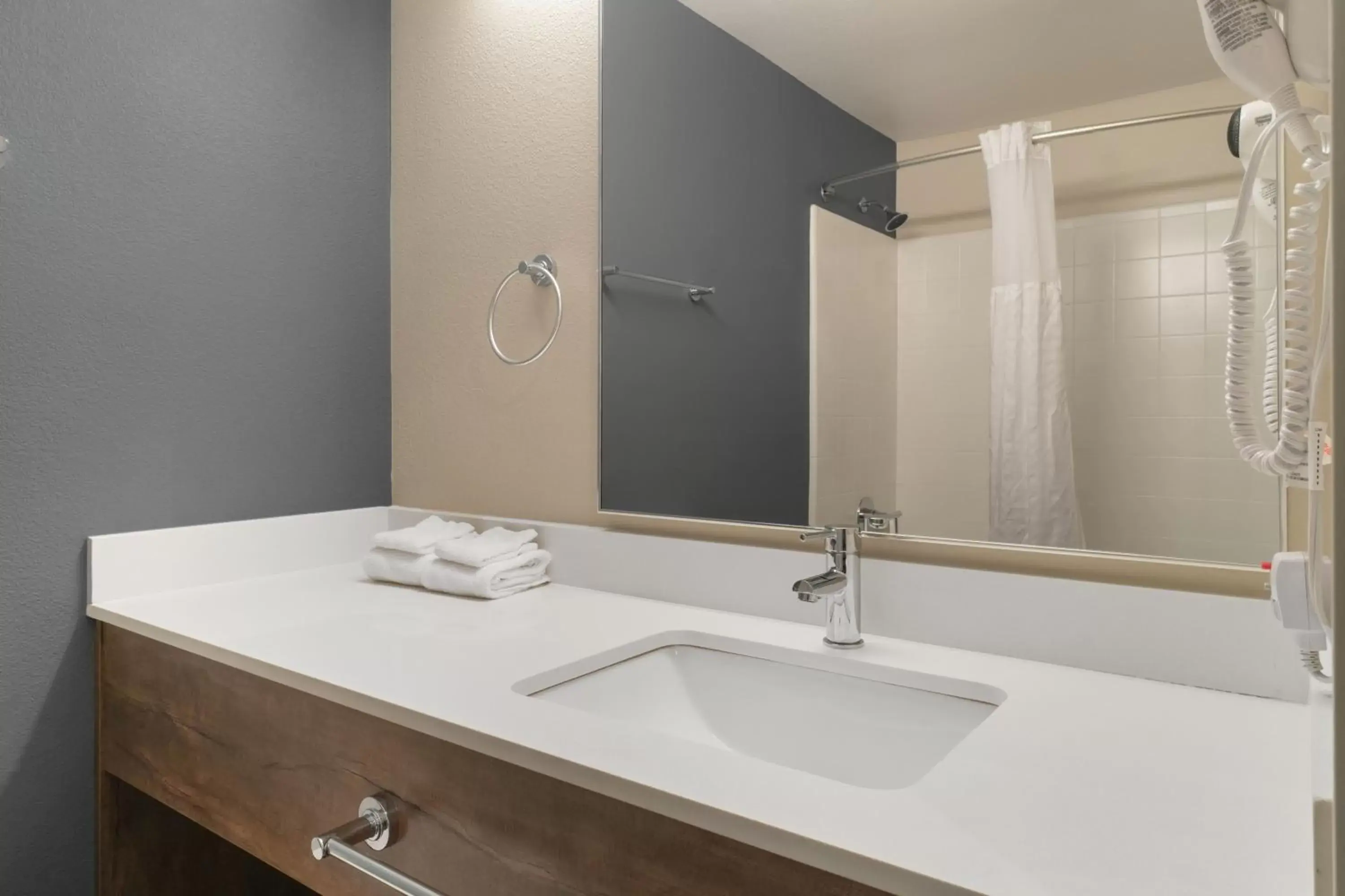 Bathroom in Extended Stay America Suites - San Francisco - San Mateo - SFO