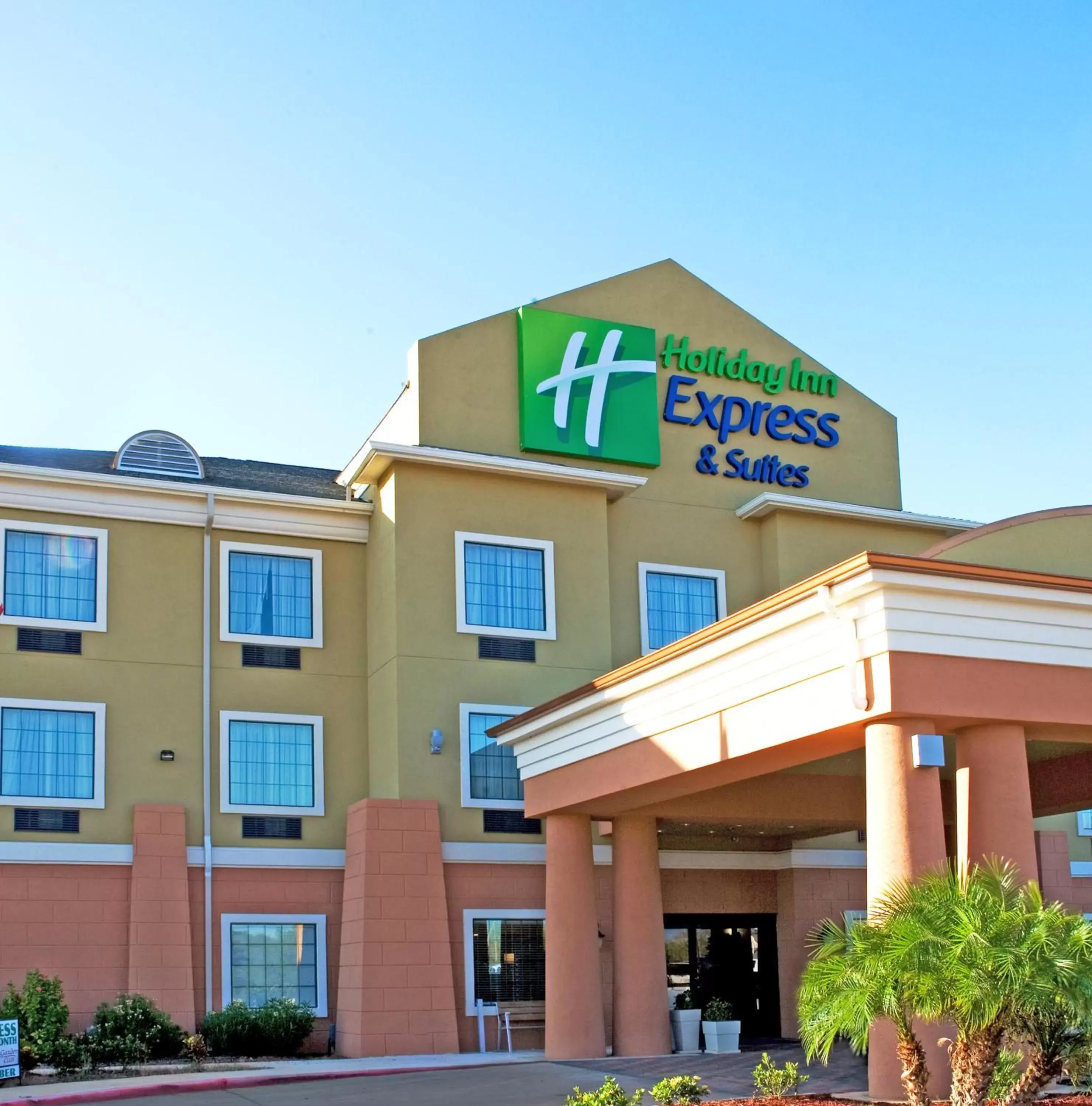 Property Building in Holiday Inn Express & Suites - Jourdanton-Pleasanton, an IHG Hotel