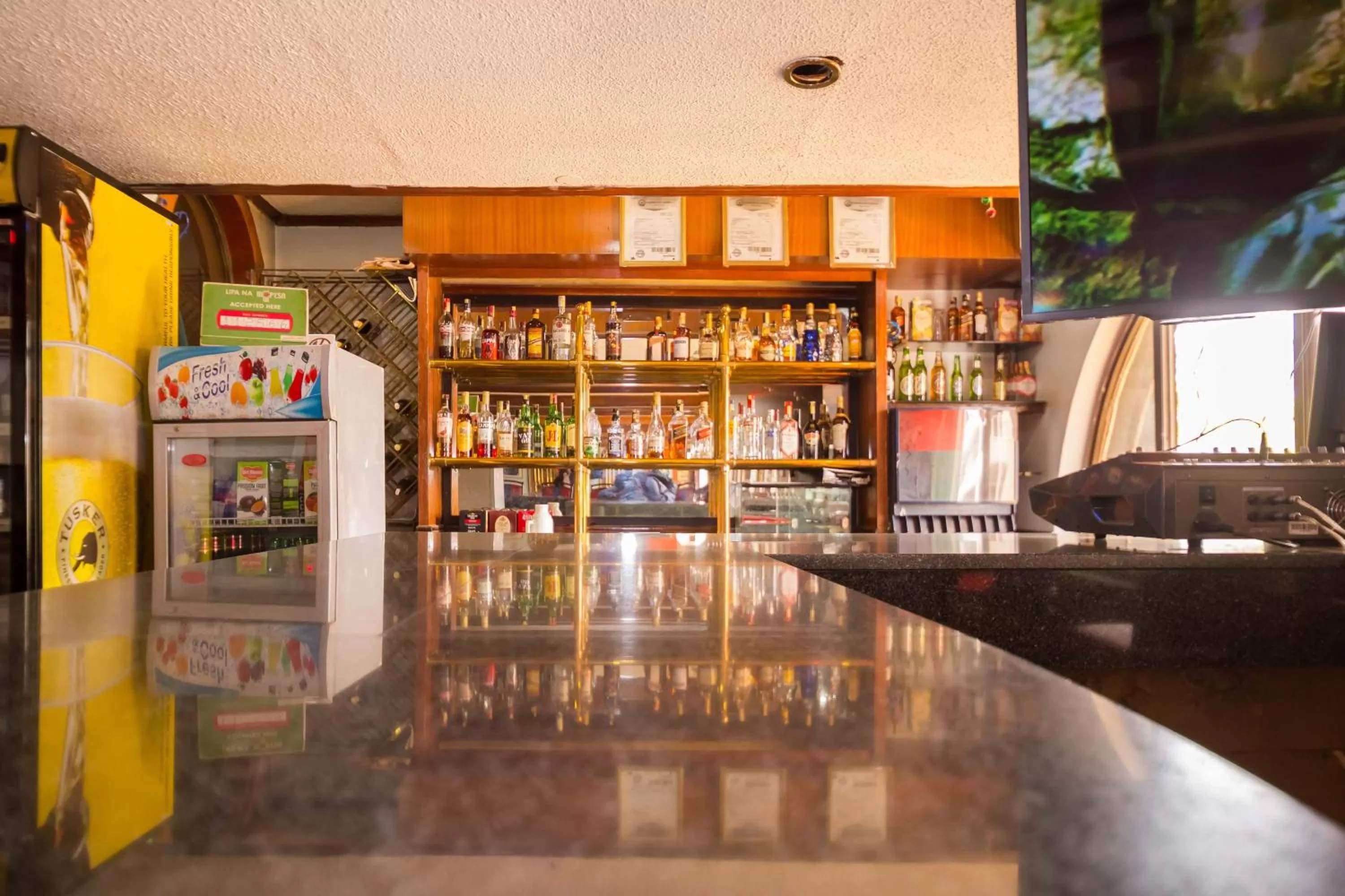 Lounge or bar in Marble Arch Hotel