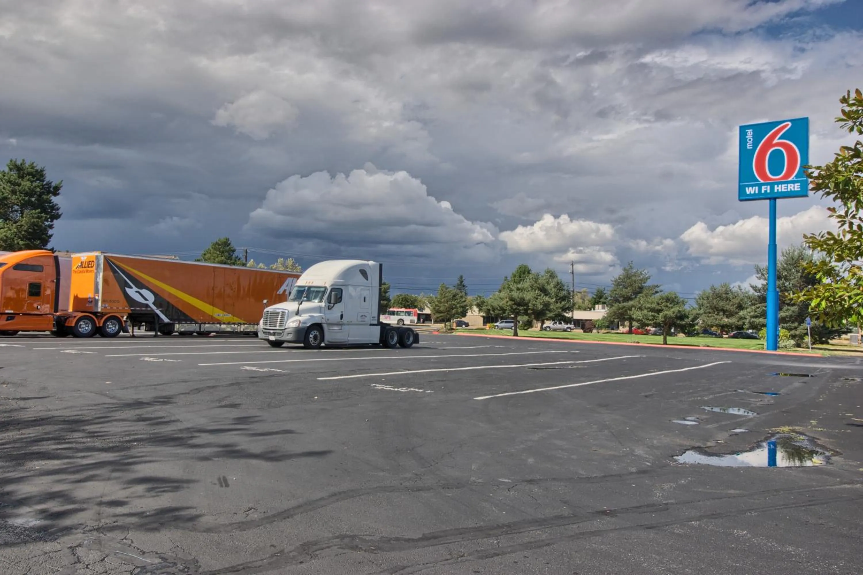 Decorative detail in Motel 6-Everett, WA - North