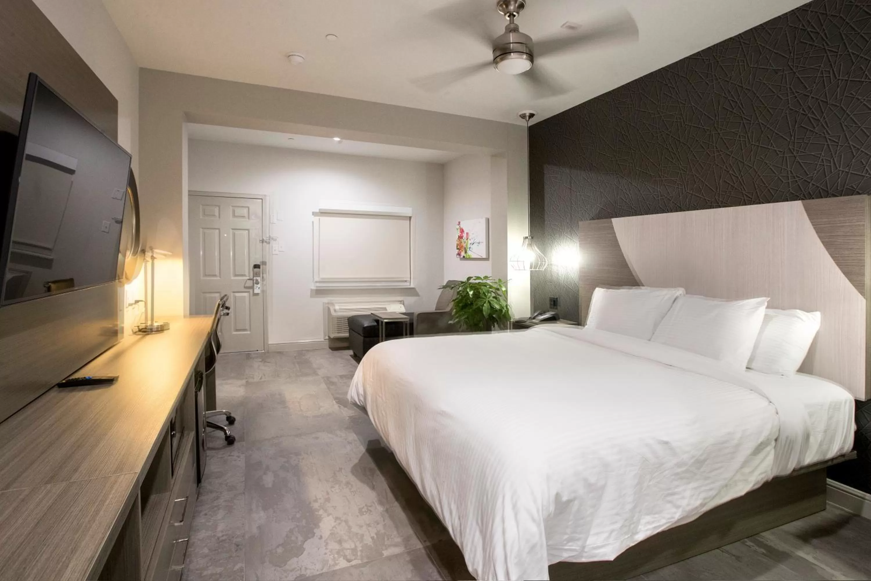 Photo of the whole room, Bed in House Hotel