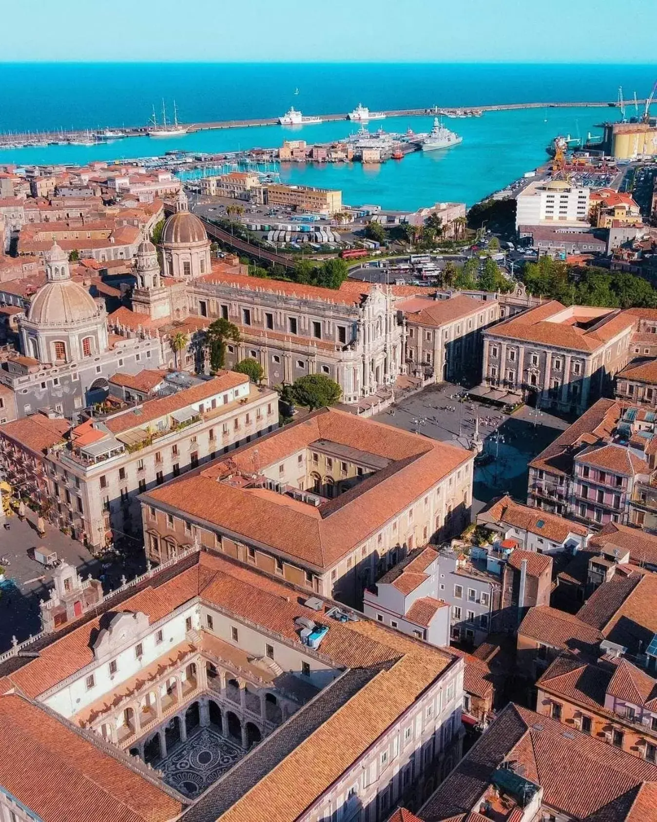 Bird's-eye View in Central Suites Catania