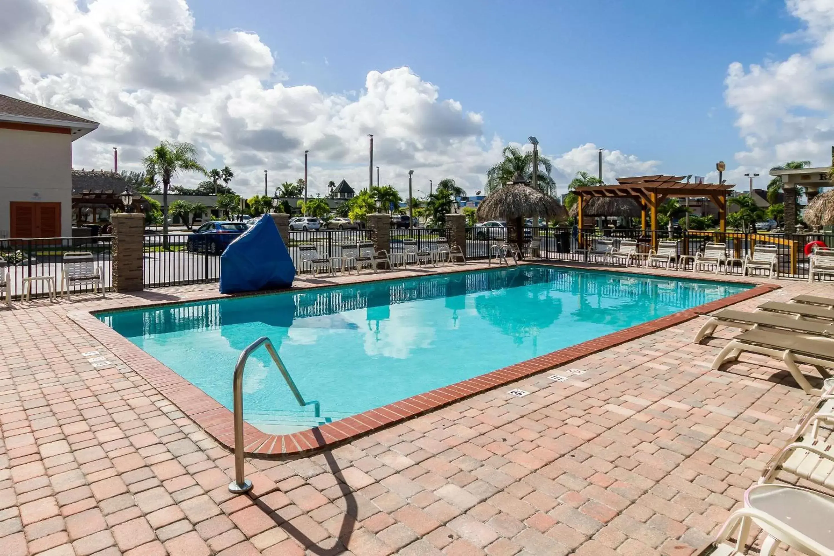 On site, Swimming Pool in Quality Inn Florida City - Gateway to the Keys