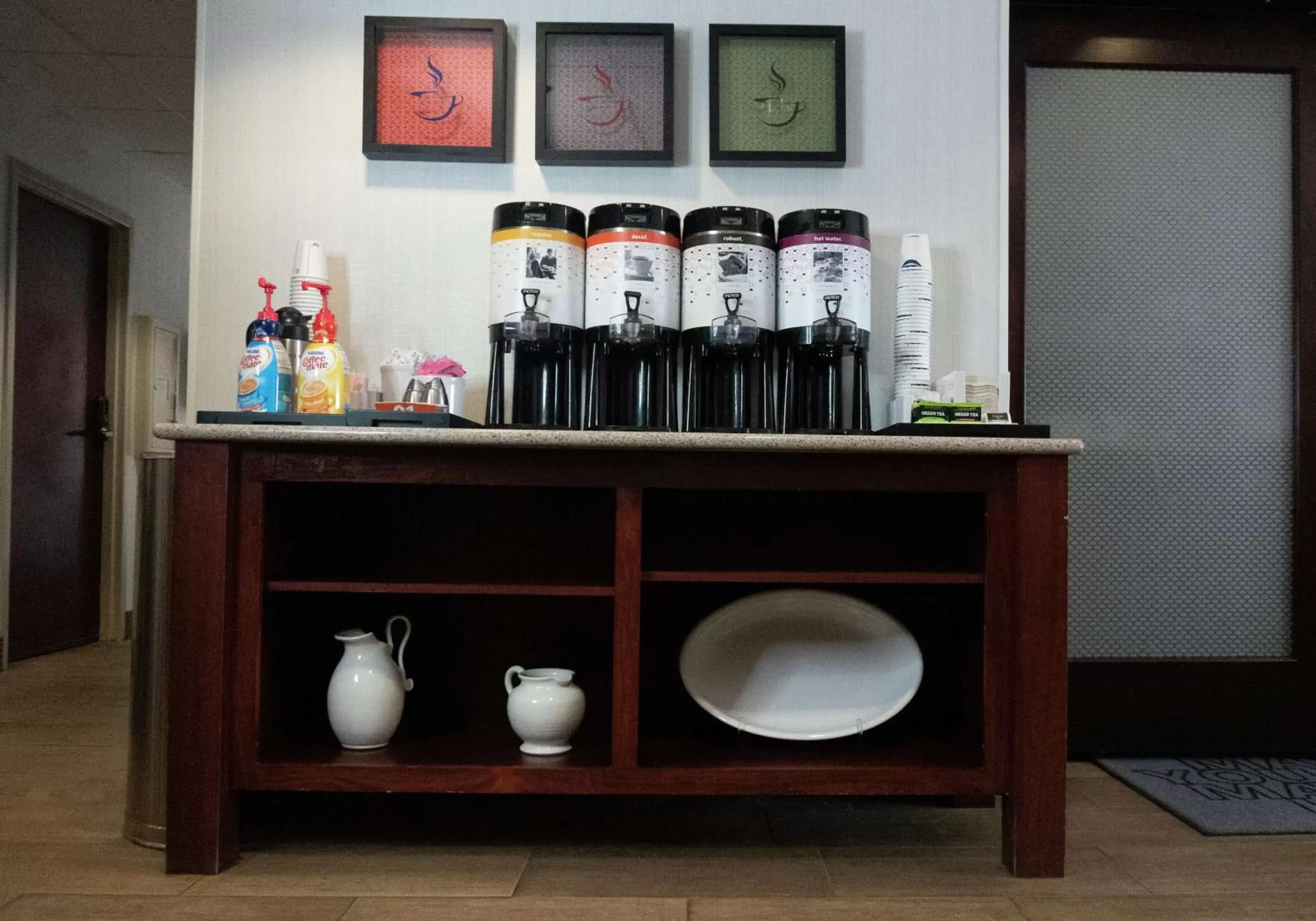 Dining area, Coffee/Tea Facilities in Hampton Inn Rock Hill