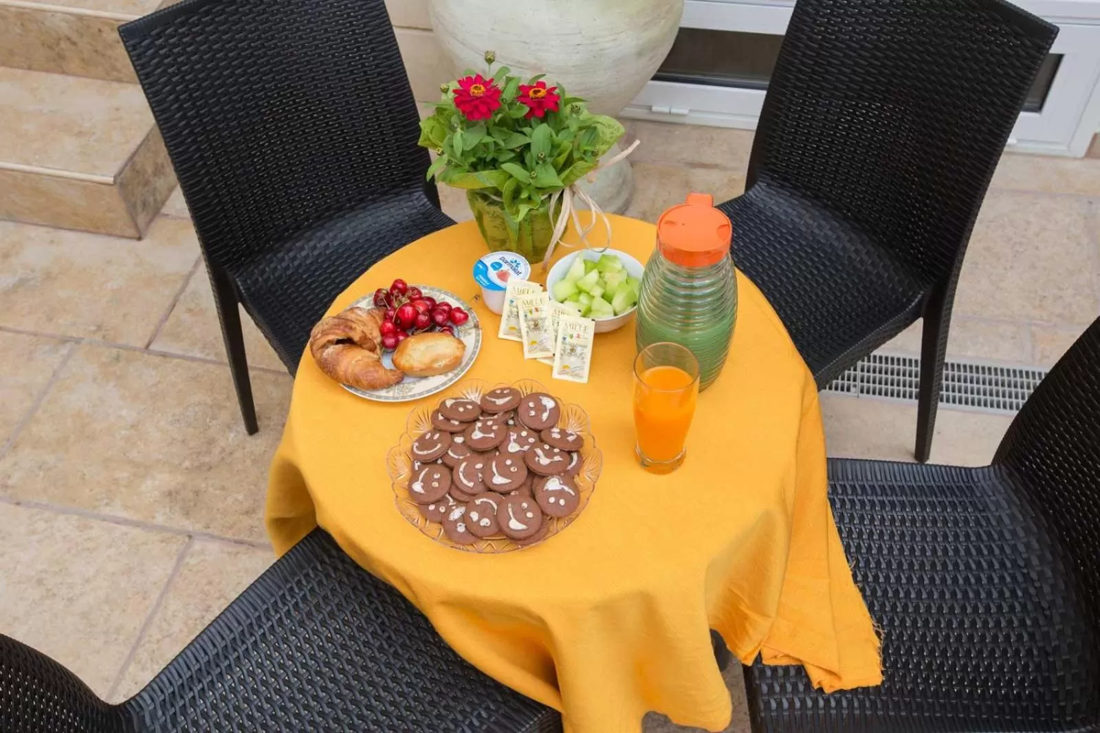 Food and drinks in B&B Le due gioie