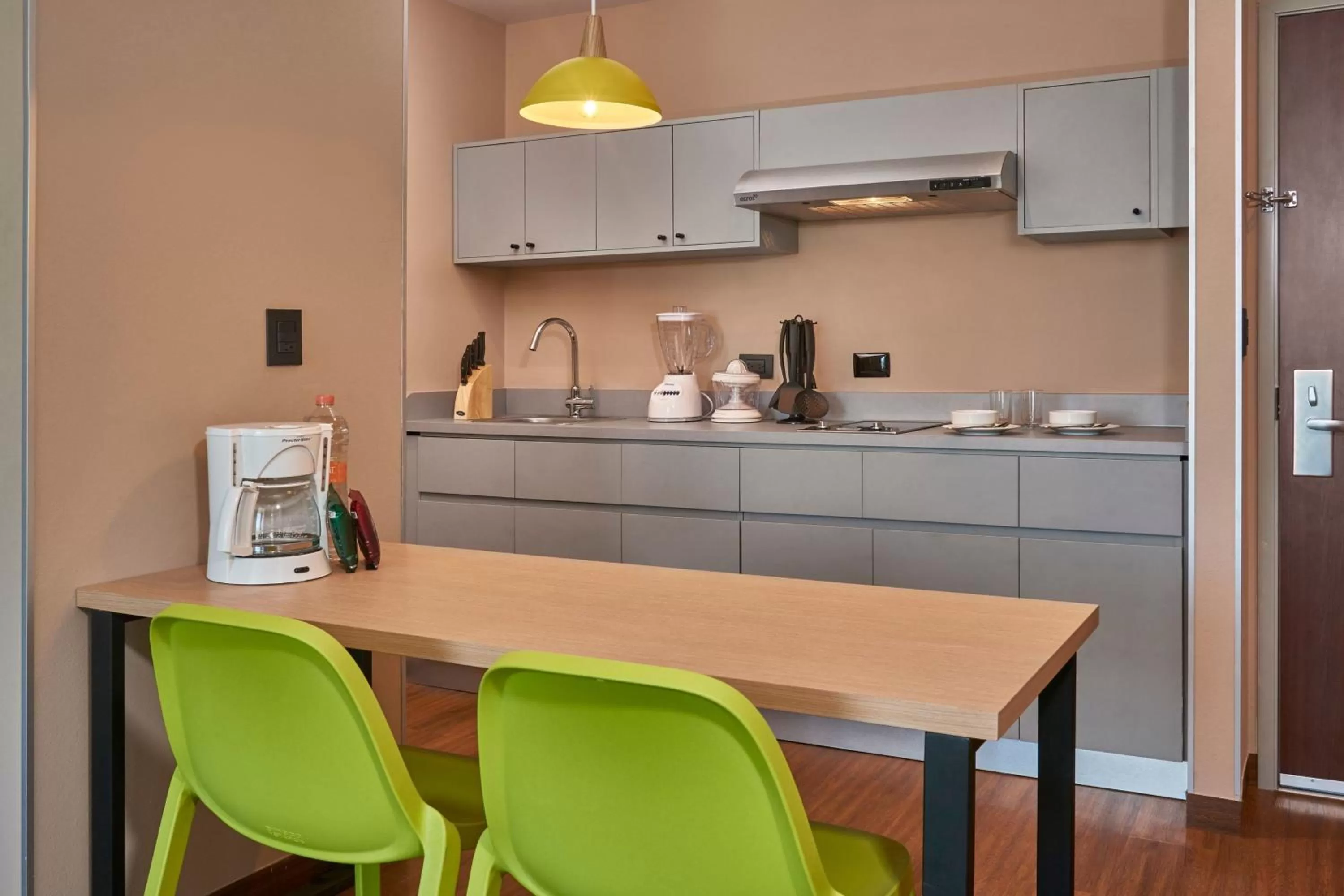 Kitchen or kitchenette in City Express Suites by Marriott Tijuana Rio
