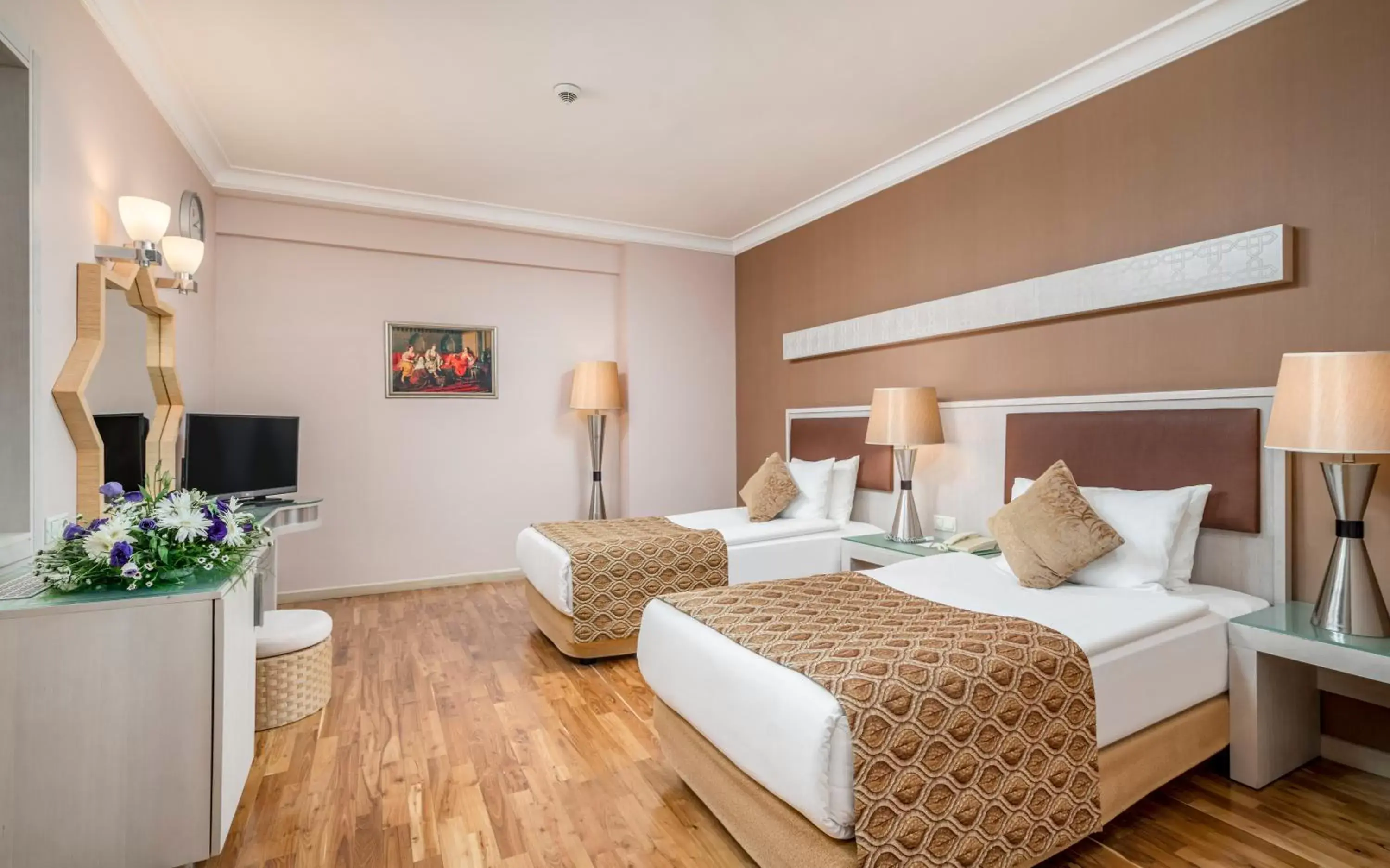Bedroom, Bed in Mukarnas Spa & Resort Hotel