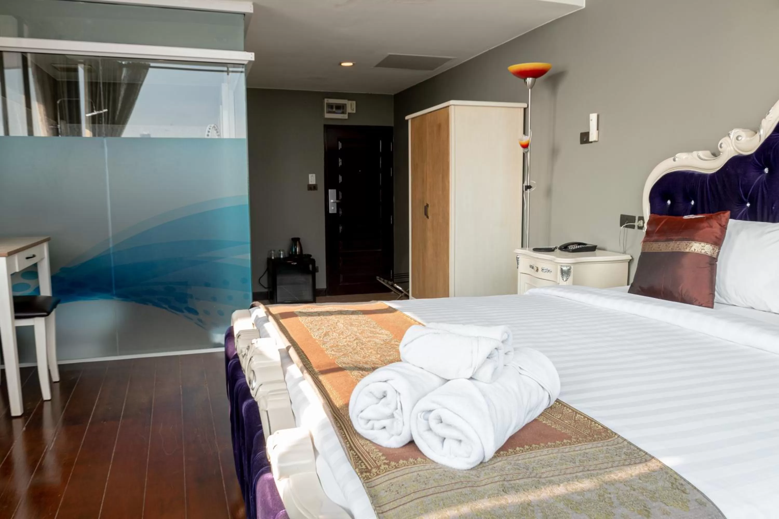 Decorative detail, Bed in Anandpura Riverside Hotel