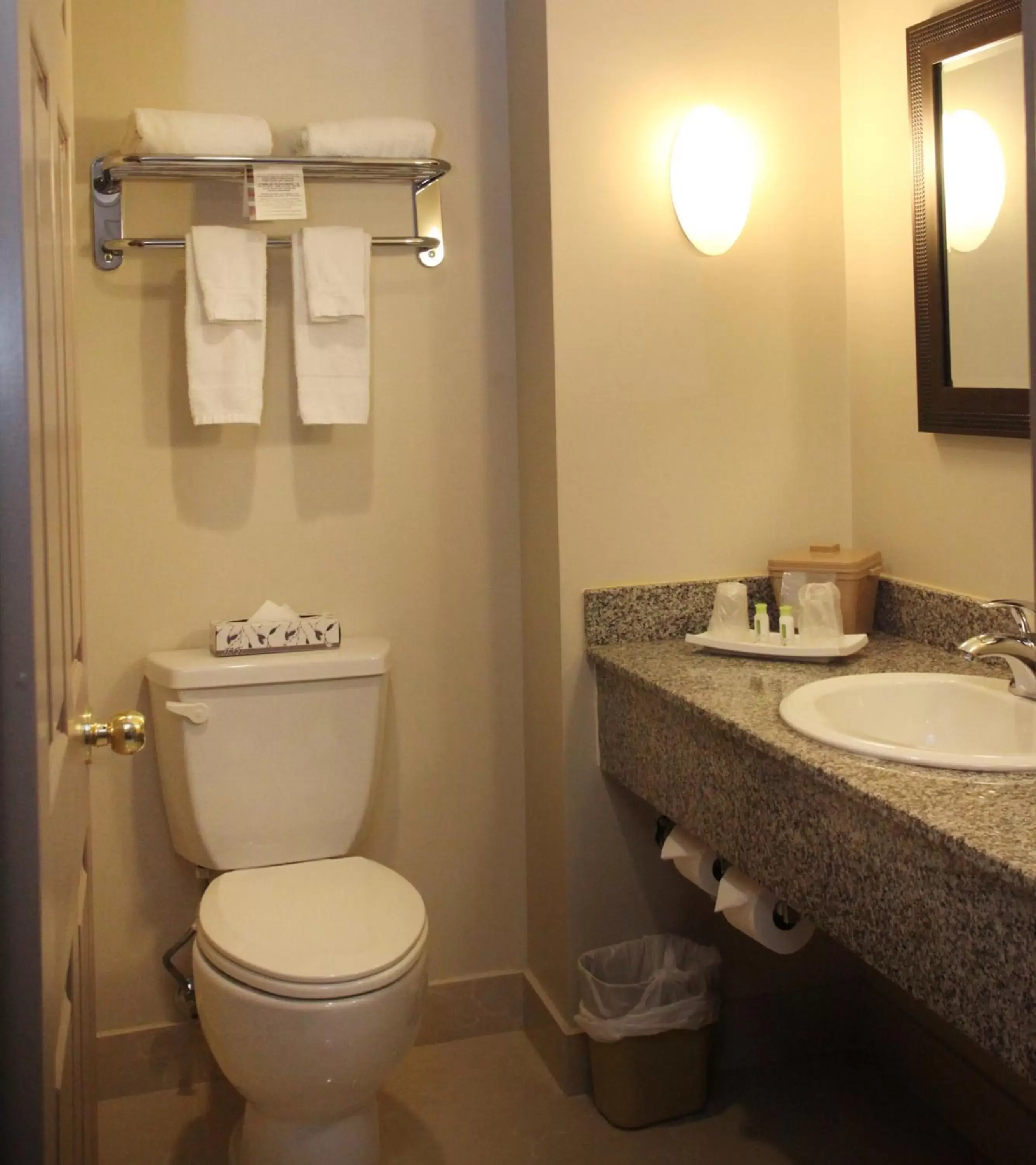 Bathroom in Montecassino Hotel & Suites