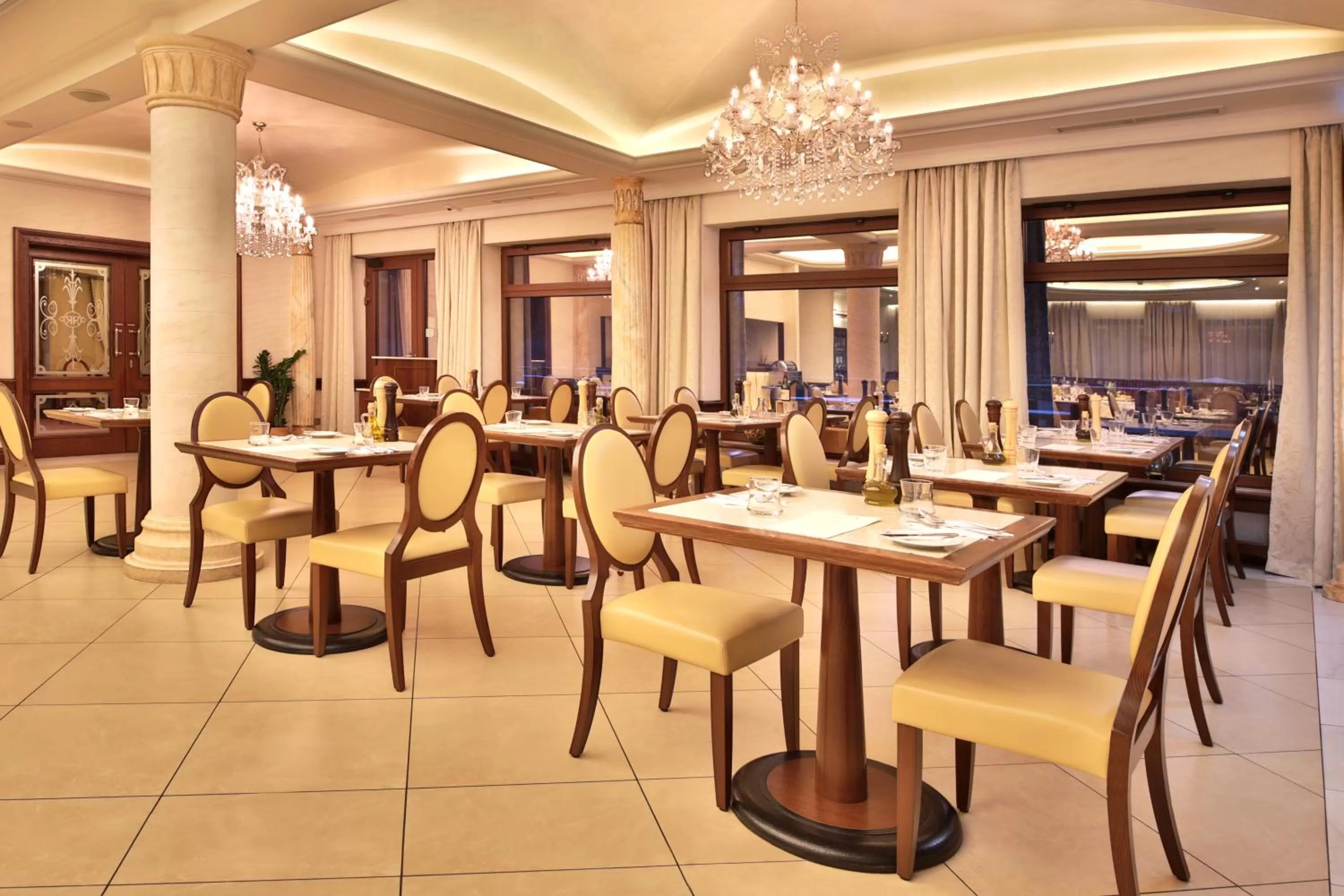 Restaurant/places to eat in Retro Riverside Wellness Resort