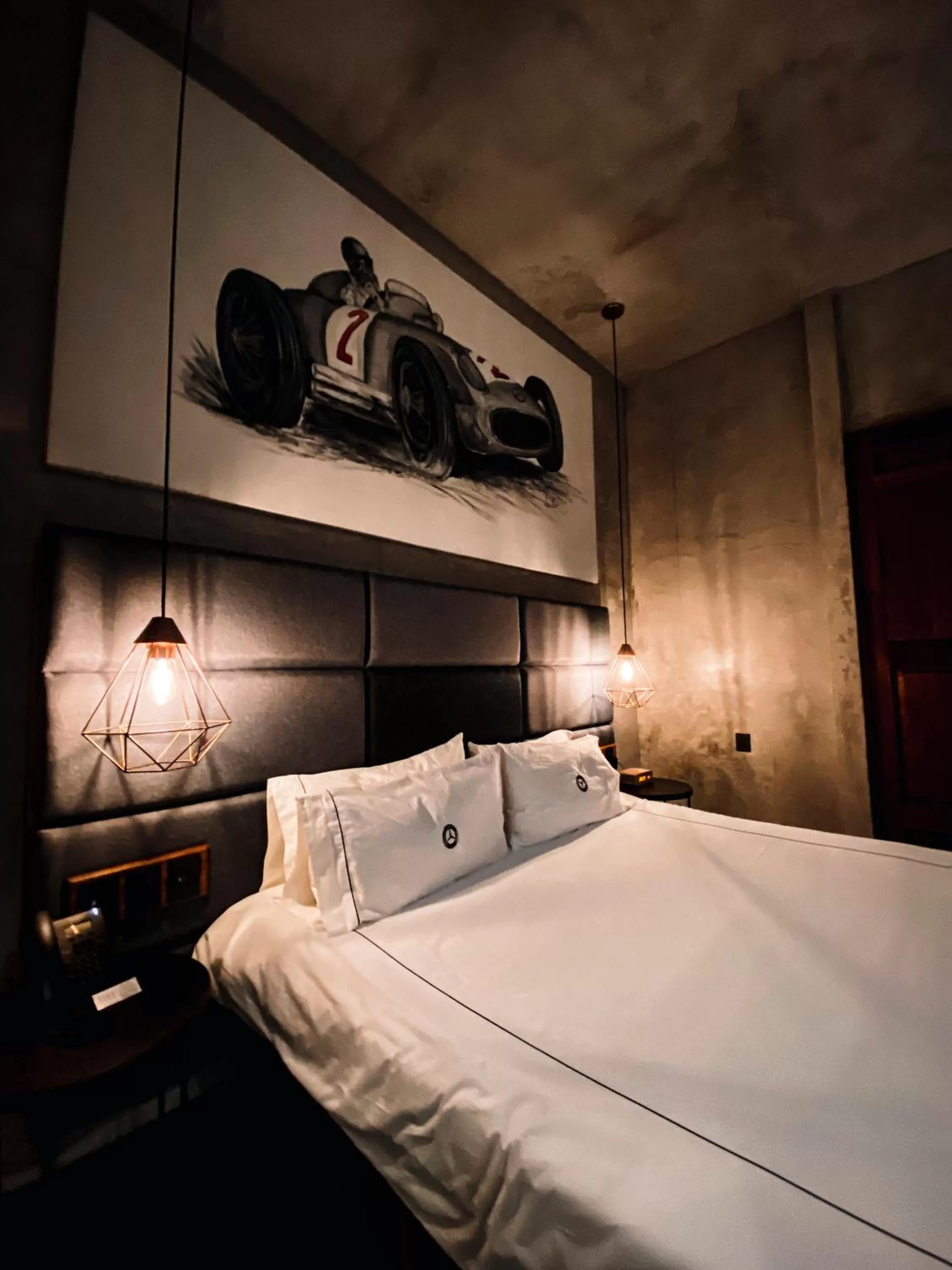 Bed in Diez Diez Collection