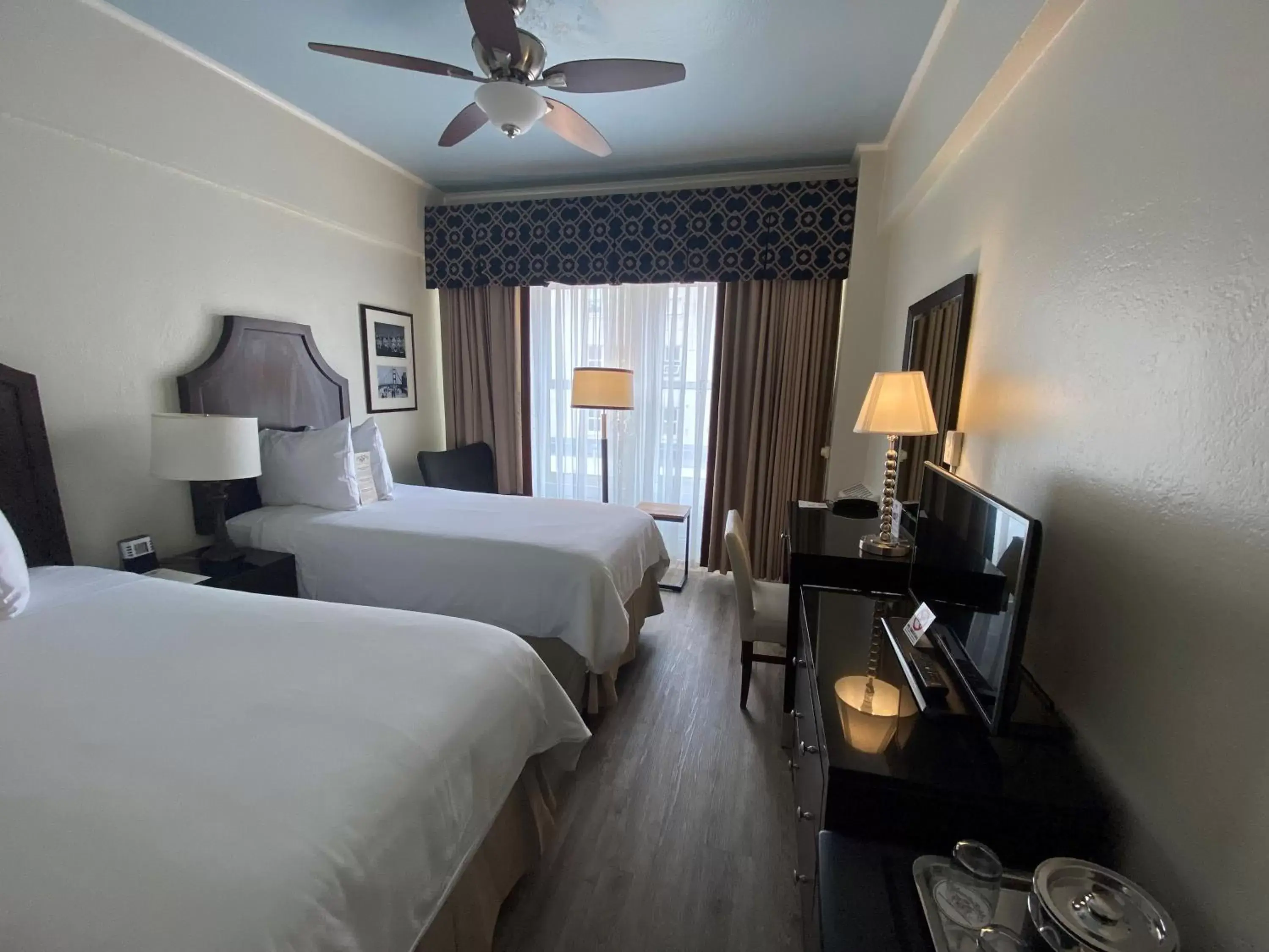 Twin Room in Chancellor Hotel on Union Square Twin Room in Chancellor Hotel on Union Square