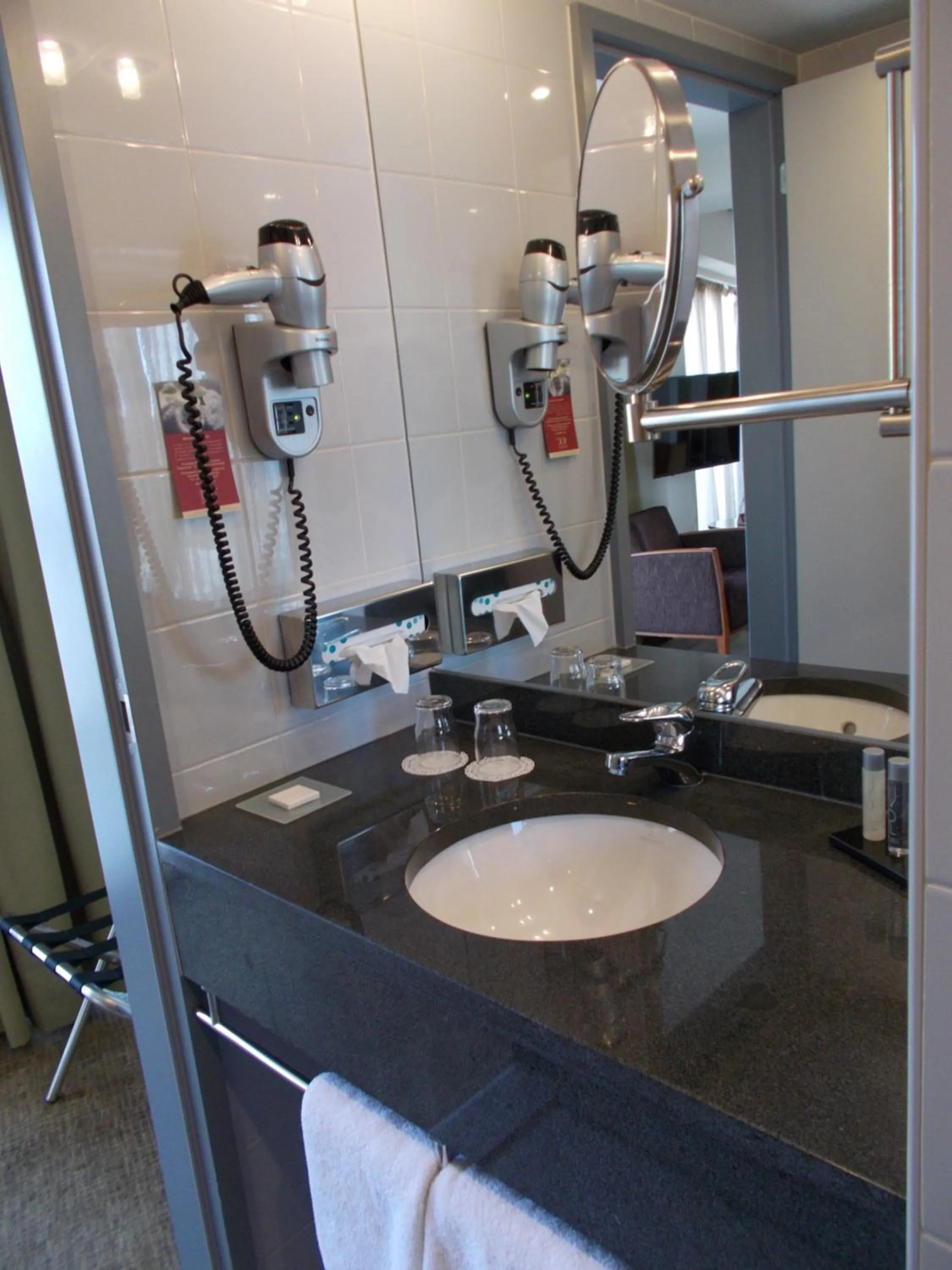 Bathroom in Peakture Hotel