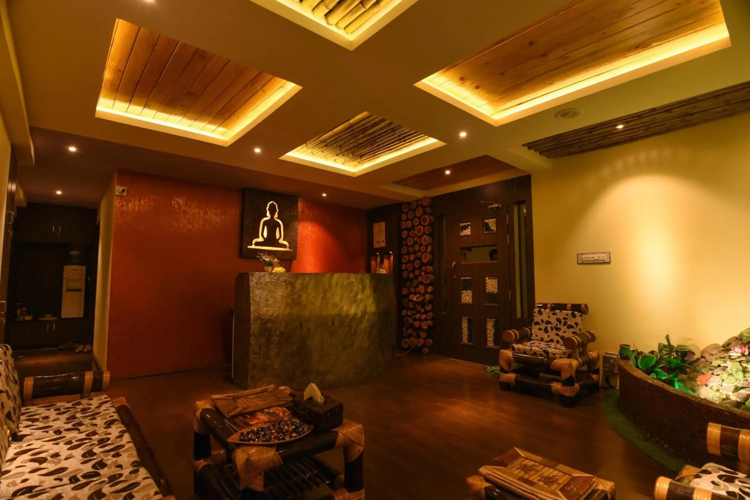 Spa and wellness centre/facilities, Lobby/Reception in Roopa Elite