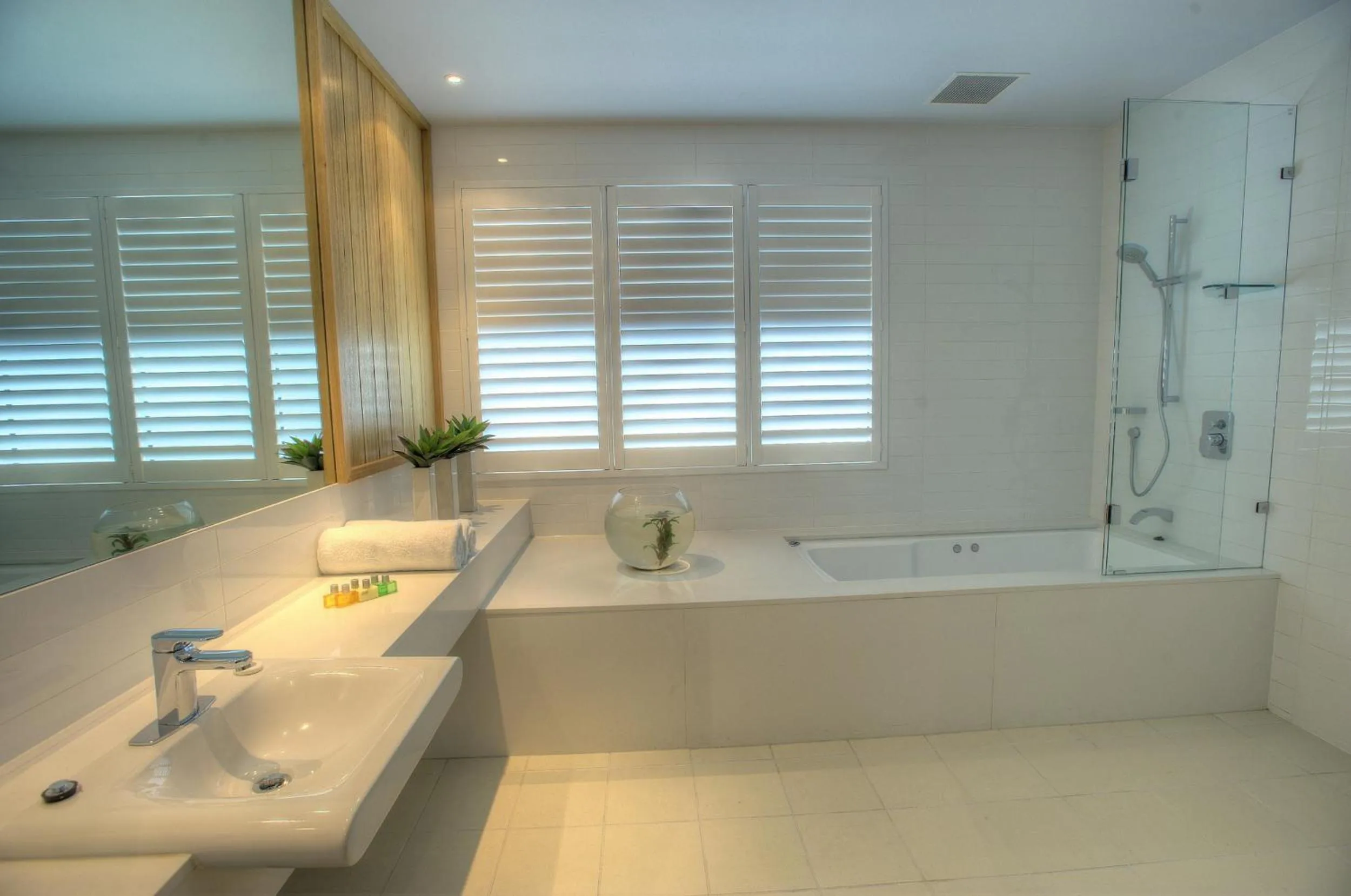 Bathroom in Walkers Arms Hotel