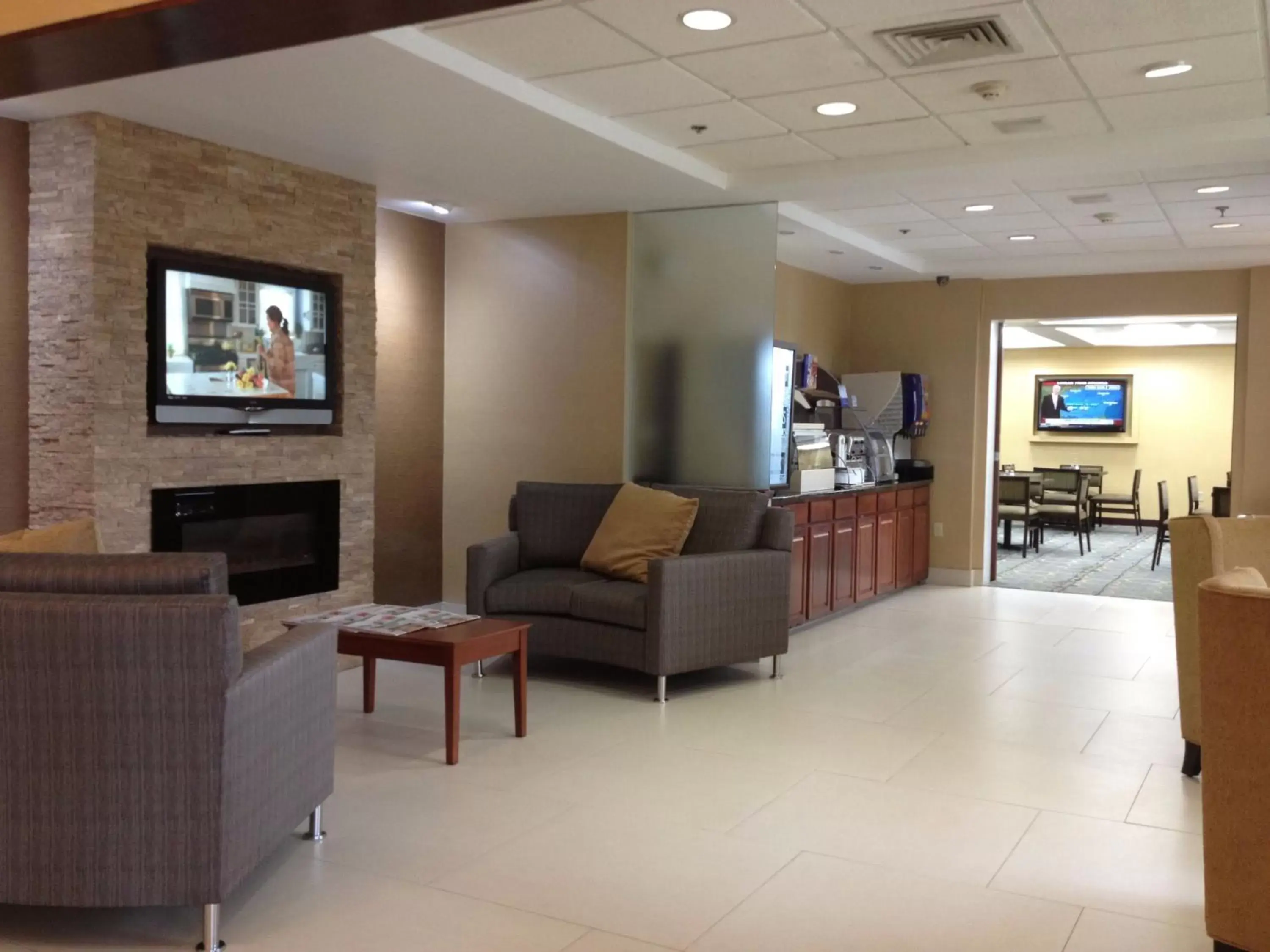 Lobby or reception, Lobby/Reception in Holiday Inn Express Hotel & Suites West Chester, an IHG Hotel