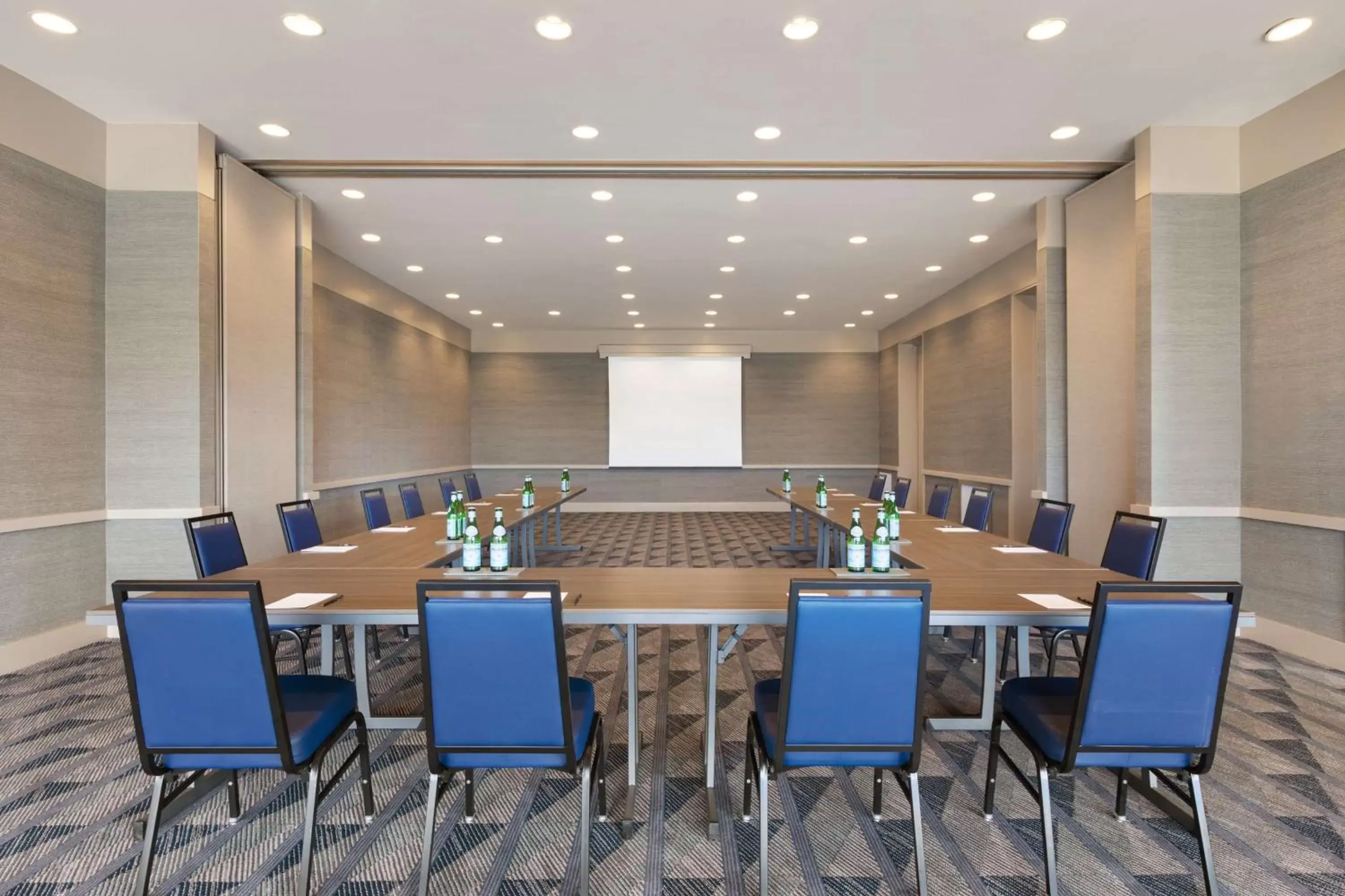 Meeting/conference room in Hilton Burlington Lake Champlain