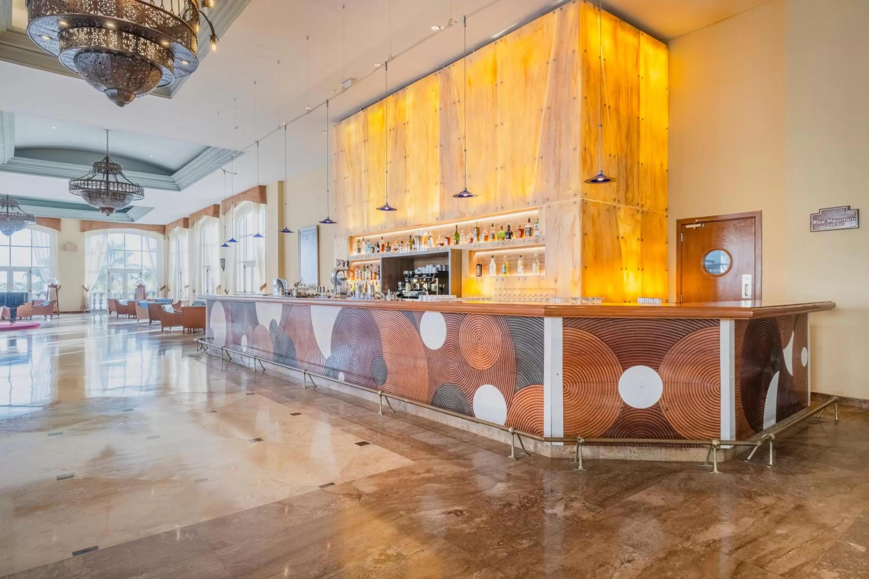 Lounge or bar in Iberostar Waves Rose Hall Beach - All Inclusive