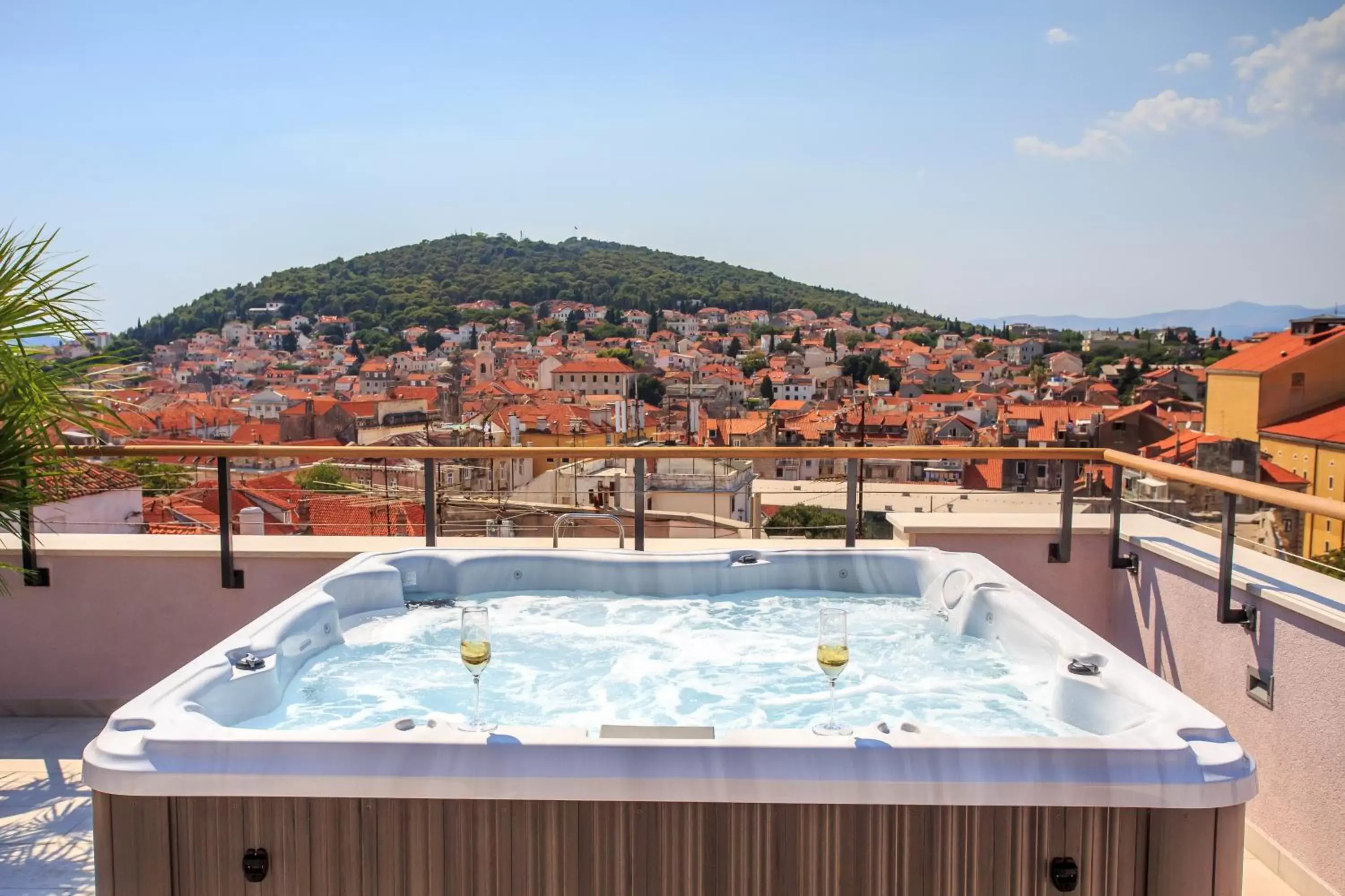 Hot Tub in Cornaro Hotel