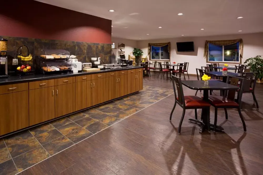 Restaurant/Places to Eat in GrandStay Hotel and Suites Parkers Prairie
