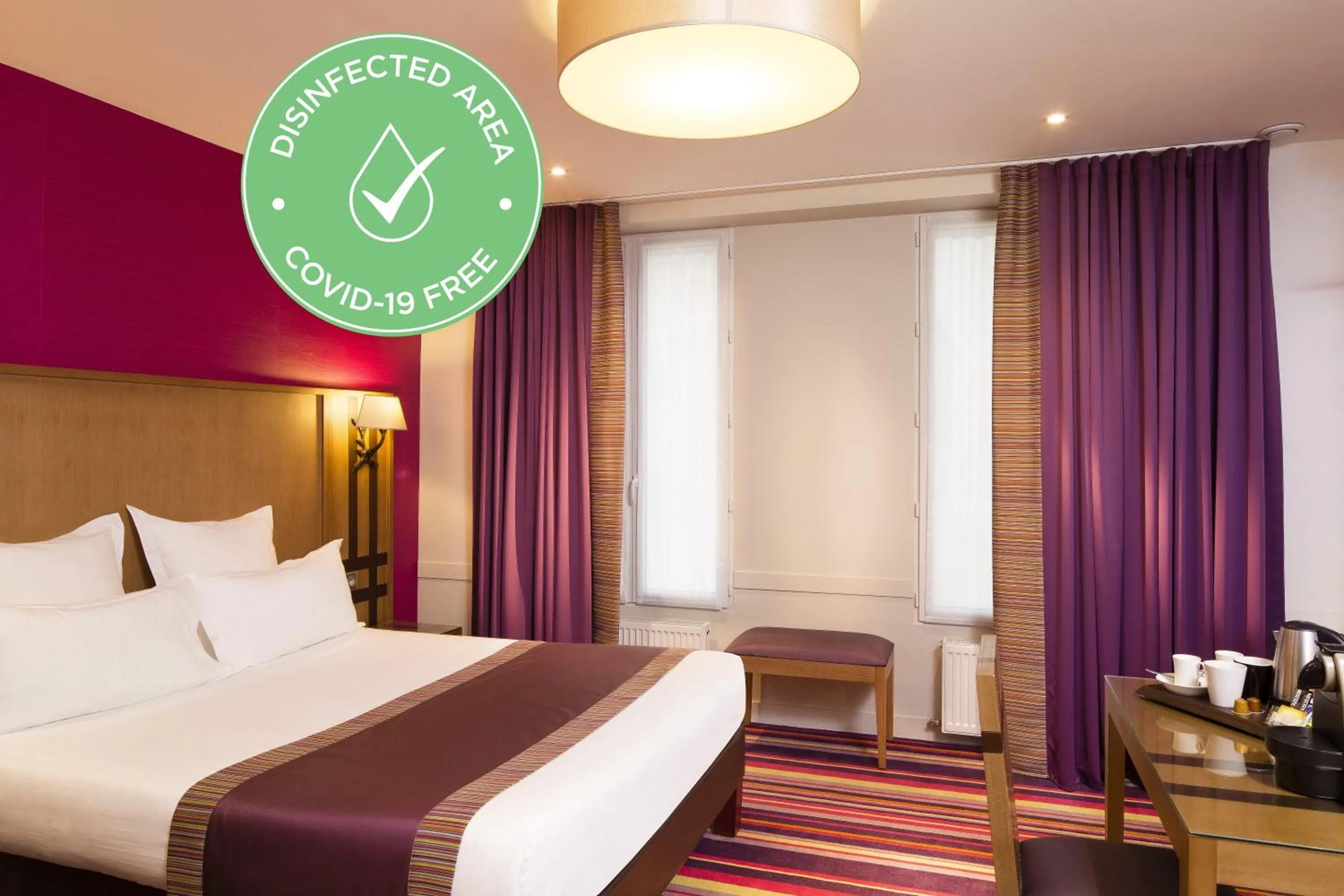 Bed in Hôtel Mondial