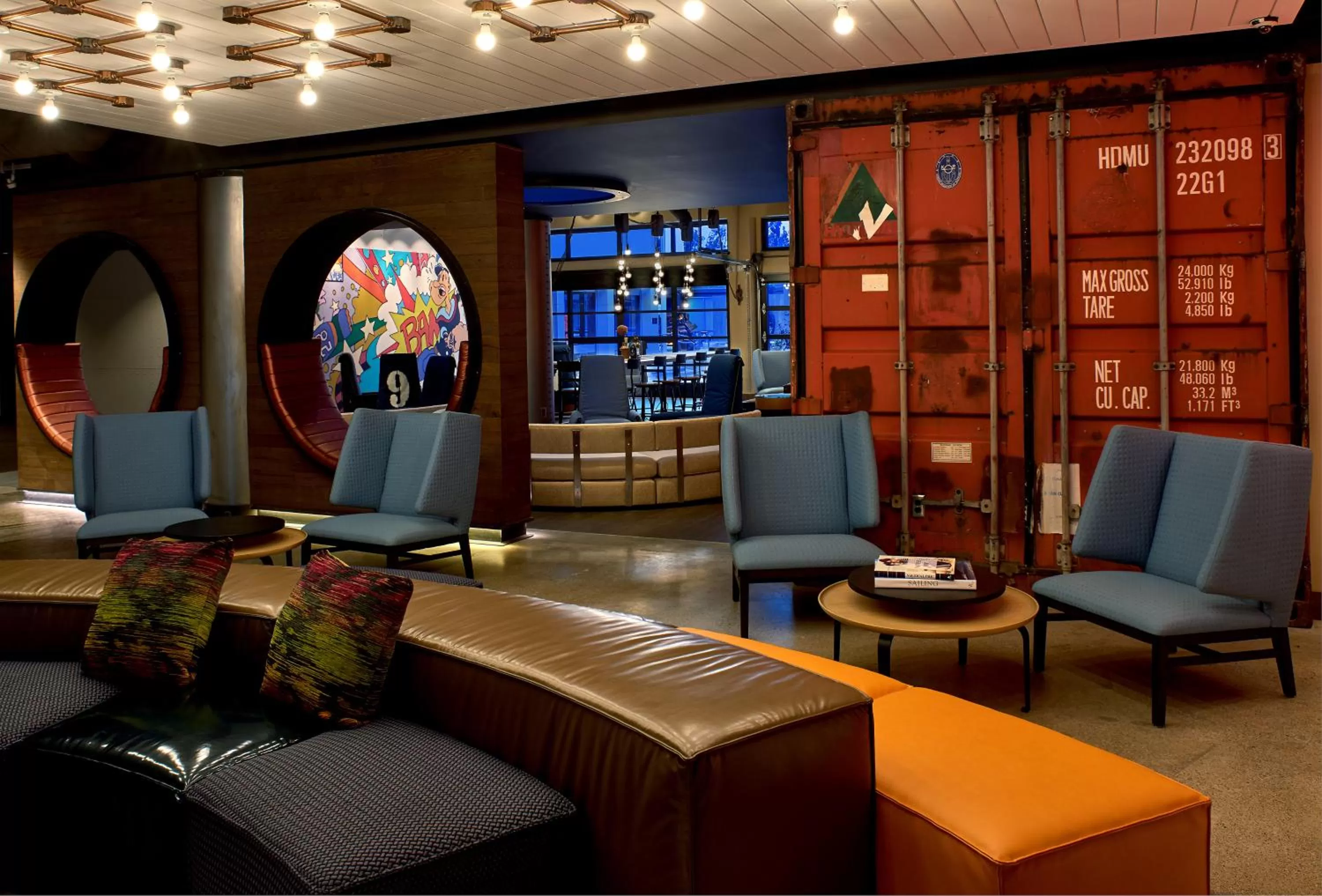 Communal lounge/ TV room in Hotel Zephyr San Francisco