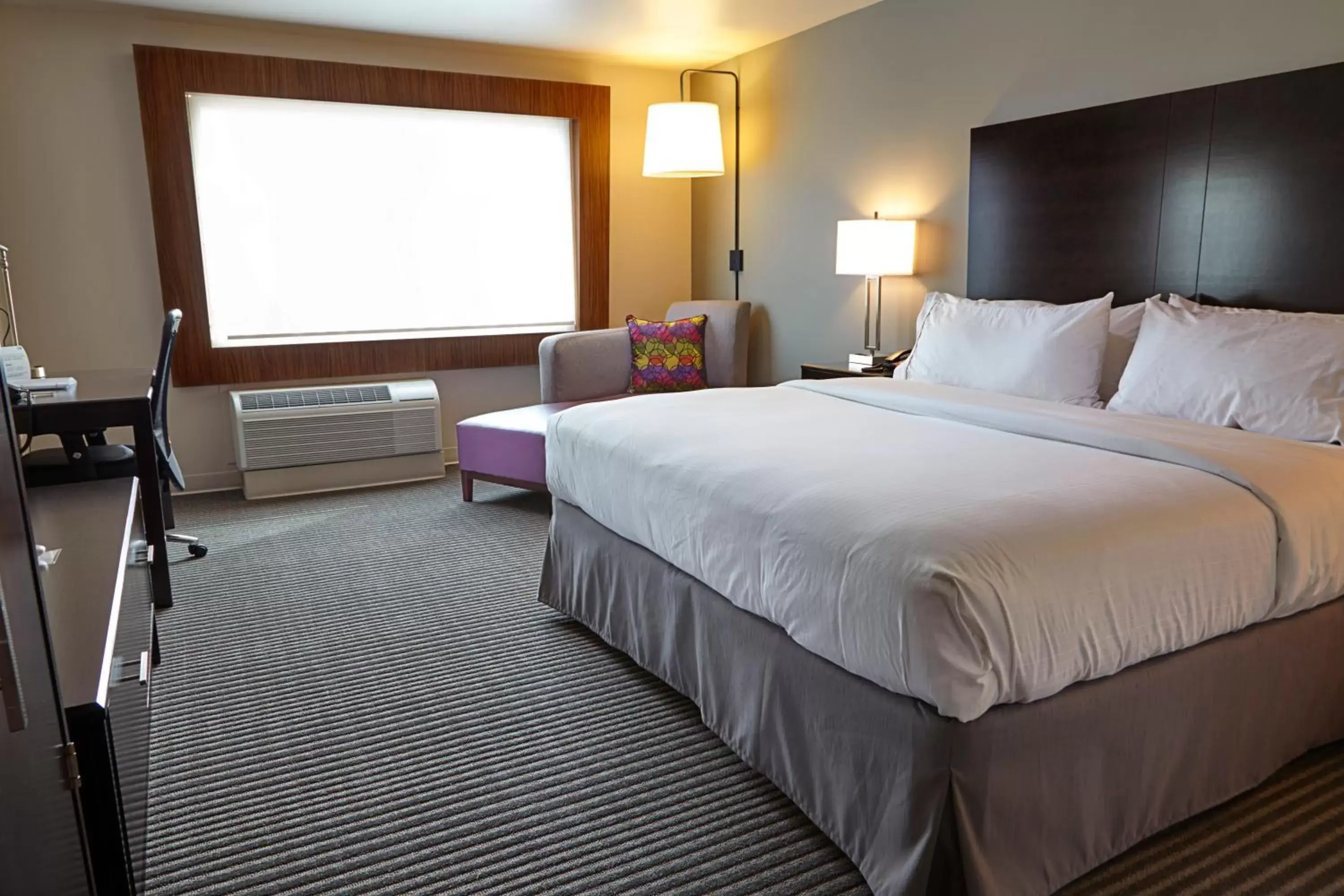 Bedroom, Bed in Holiday Inn Express and Suites Tahlequah, an IHG Hotel