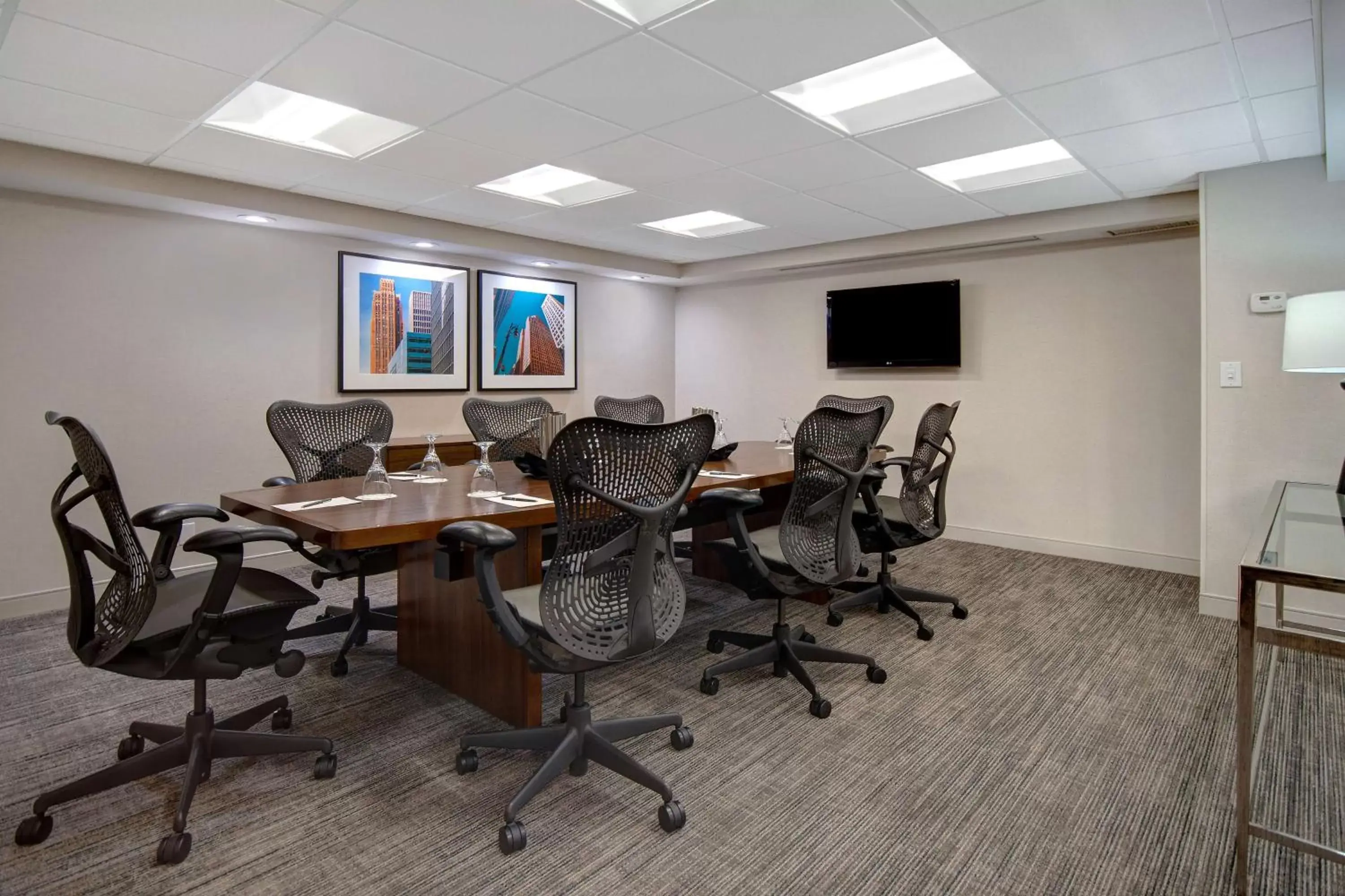 Meeting/conference room in Embassy Suites by Hilton Detroit Metro Airport
