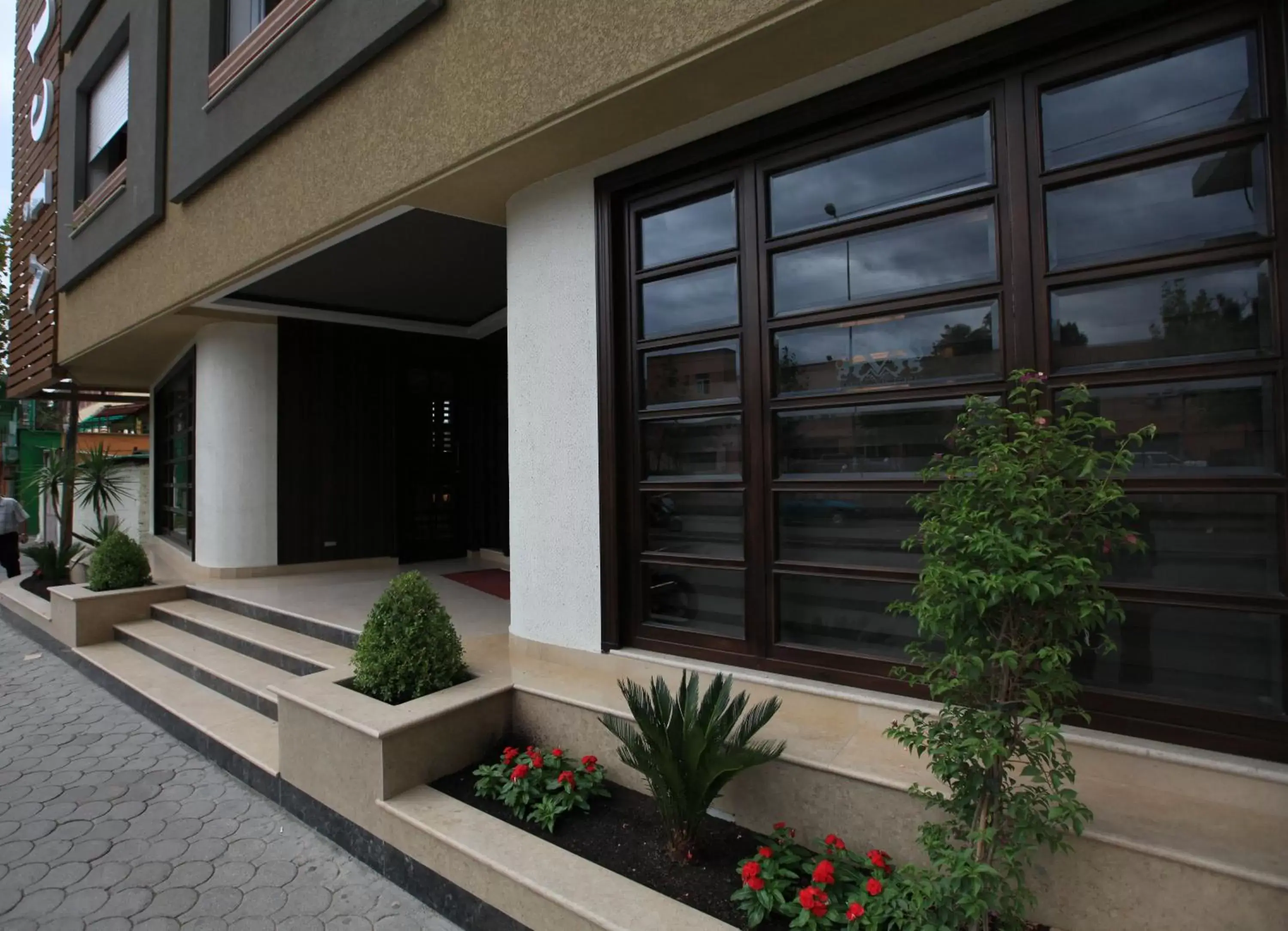 Facade/entrance in Hotel Victoria Tirana Facade/entrance in Hotel Victoria Tirana