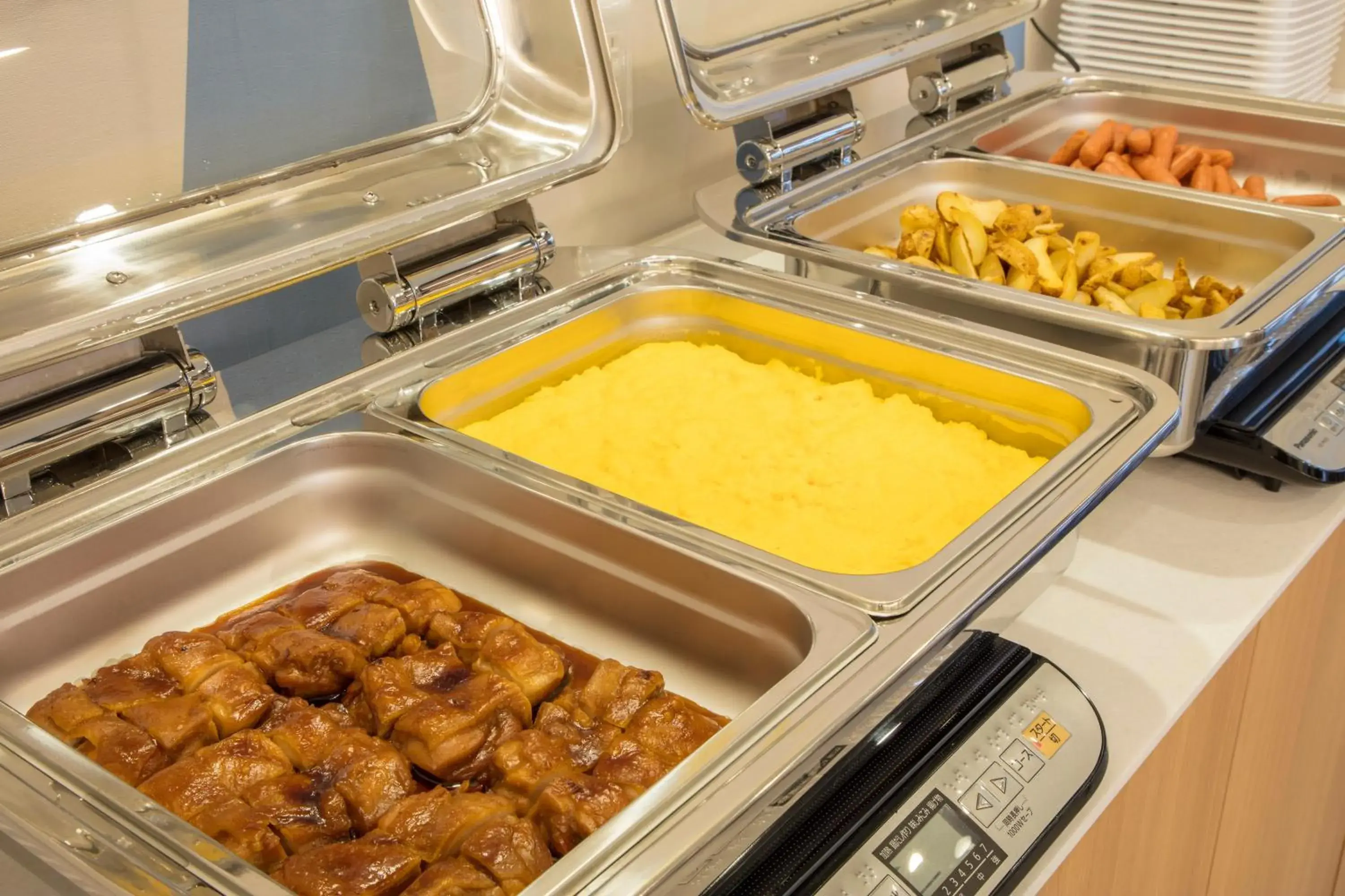 Buffet breakfast in Sotetsu Fresa Inn Kyoto-Hachijoguchi Buffet breakfast in Sotetsu Fresa Inn Kyoto-Hachijoguchi