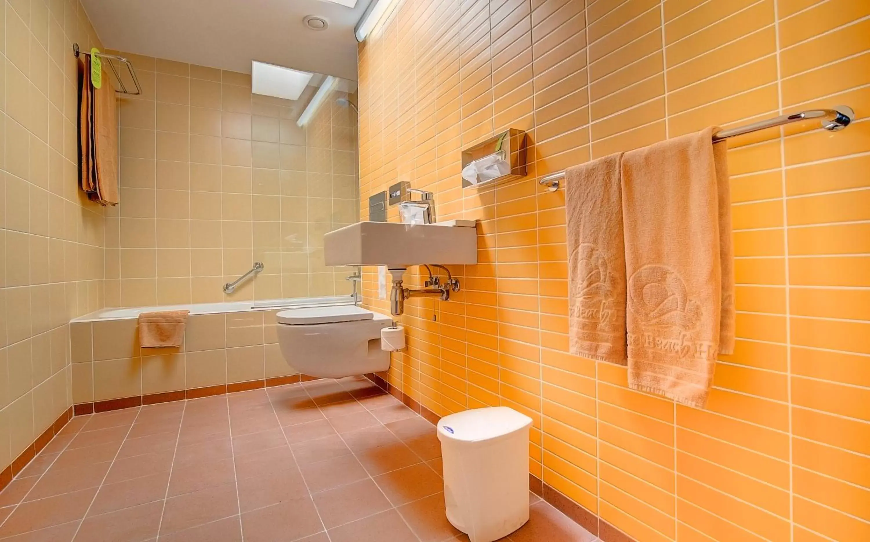 Bathroom in SBH Monica Beach Resort