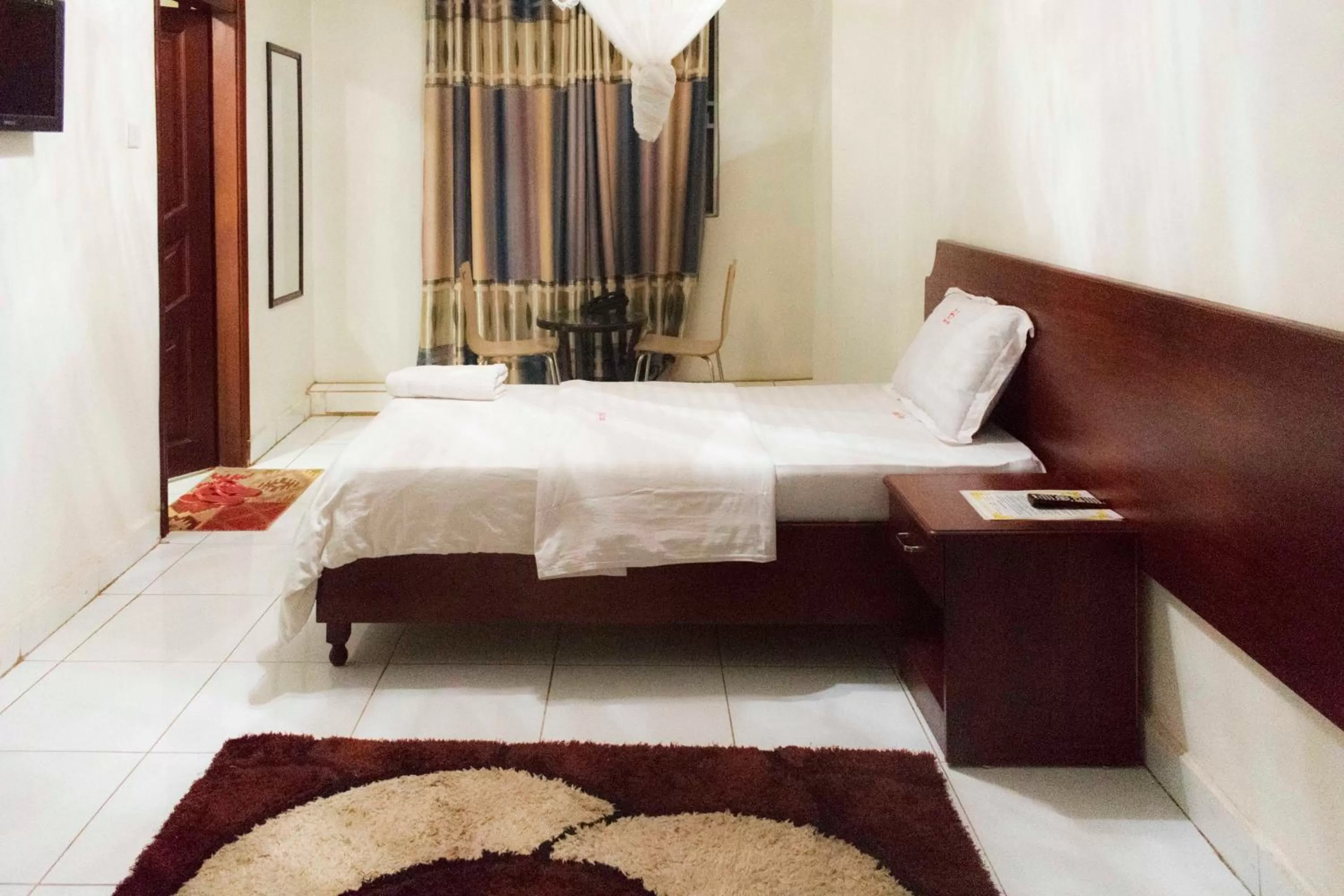 Bed in Sunrise Hotel Kampala