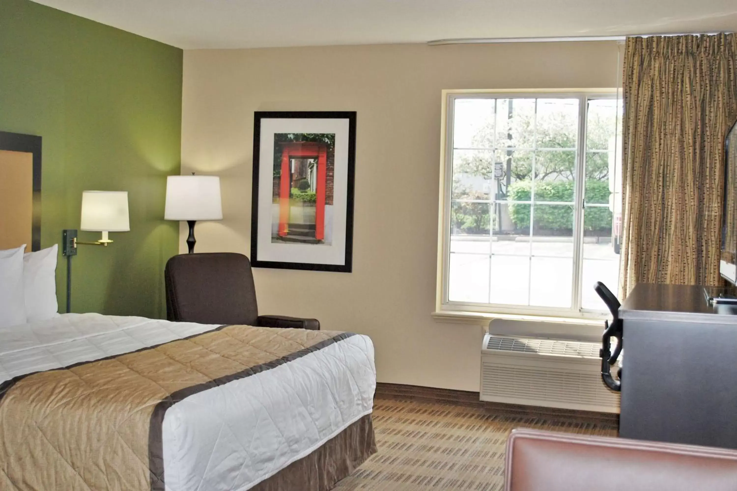 Bedroom, Bed in Extended Stay America Suites - Meadowlands - East Rutherford