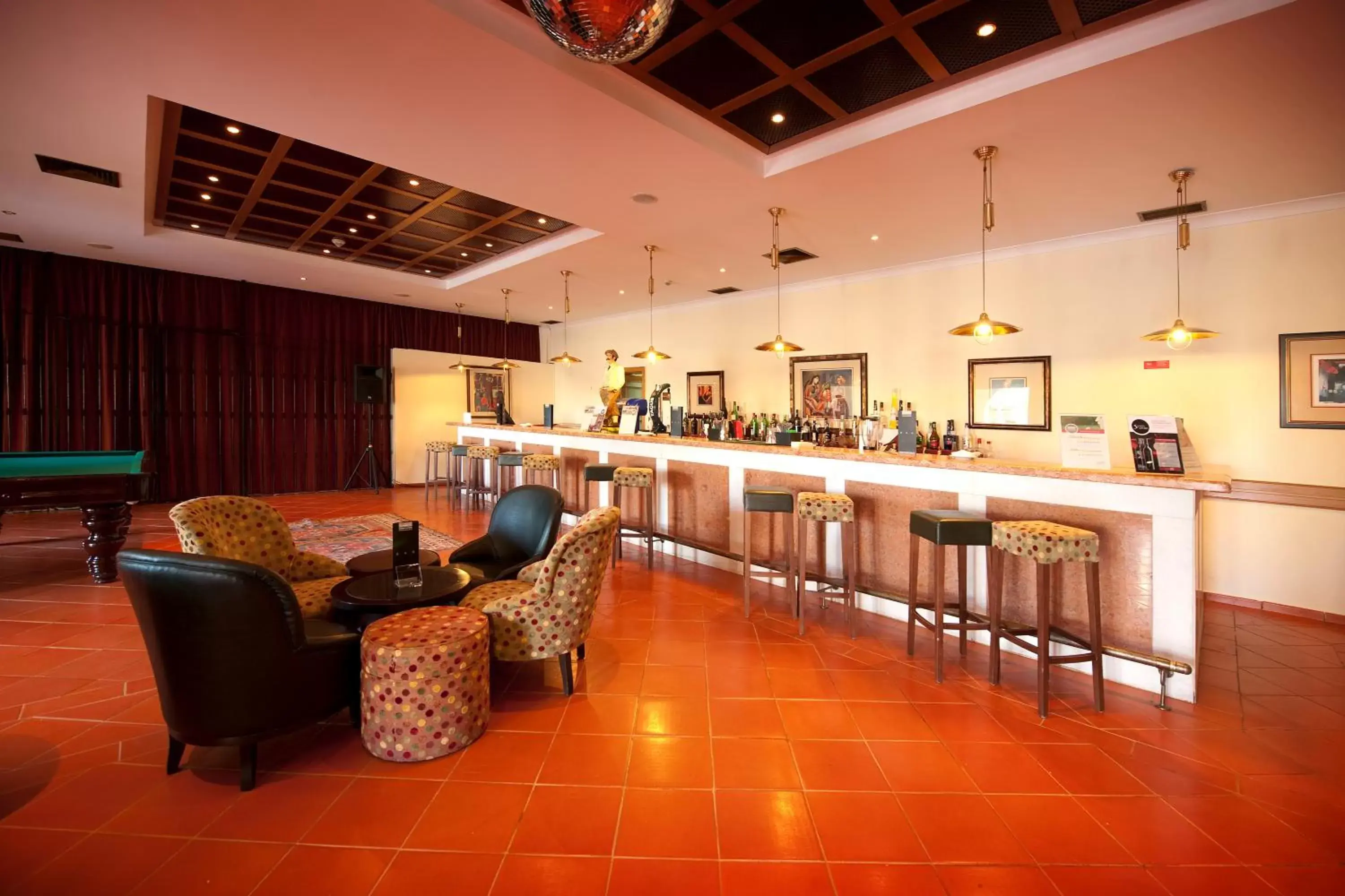 Lounge or bar in Vila Gale Albacora