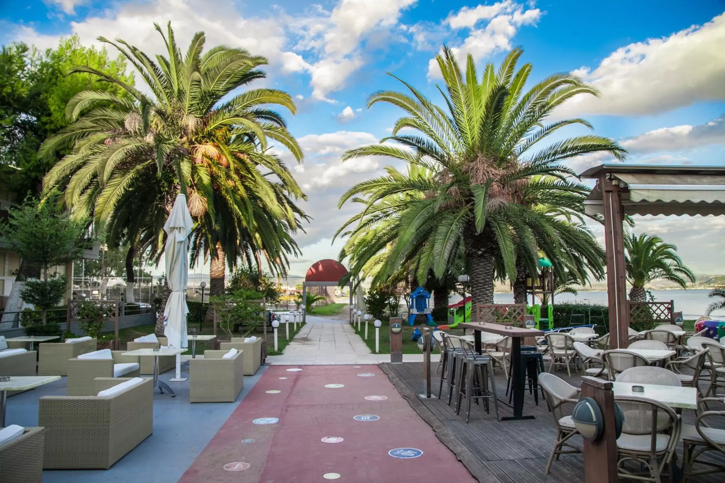 Restaurant/places to eat in Ignatia Hotel Restaurant/places to eat in Ignatia Hotel