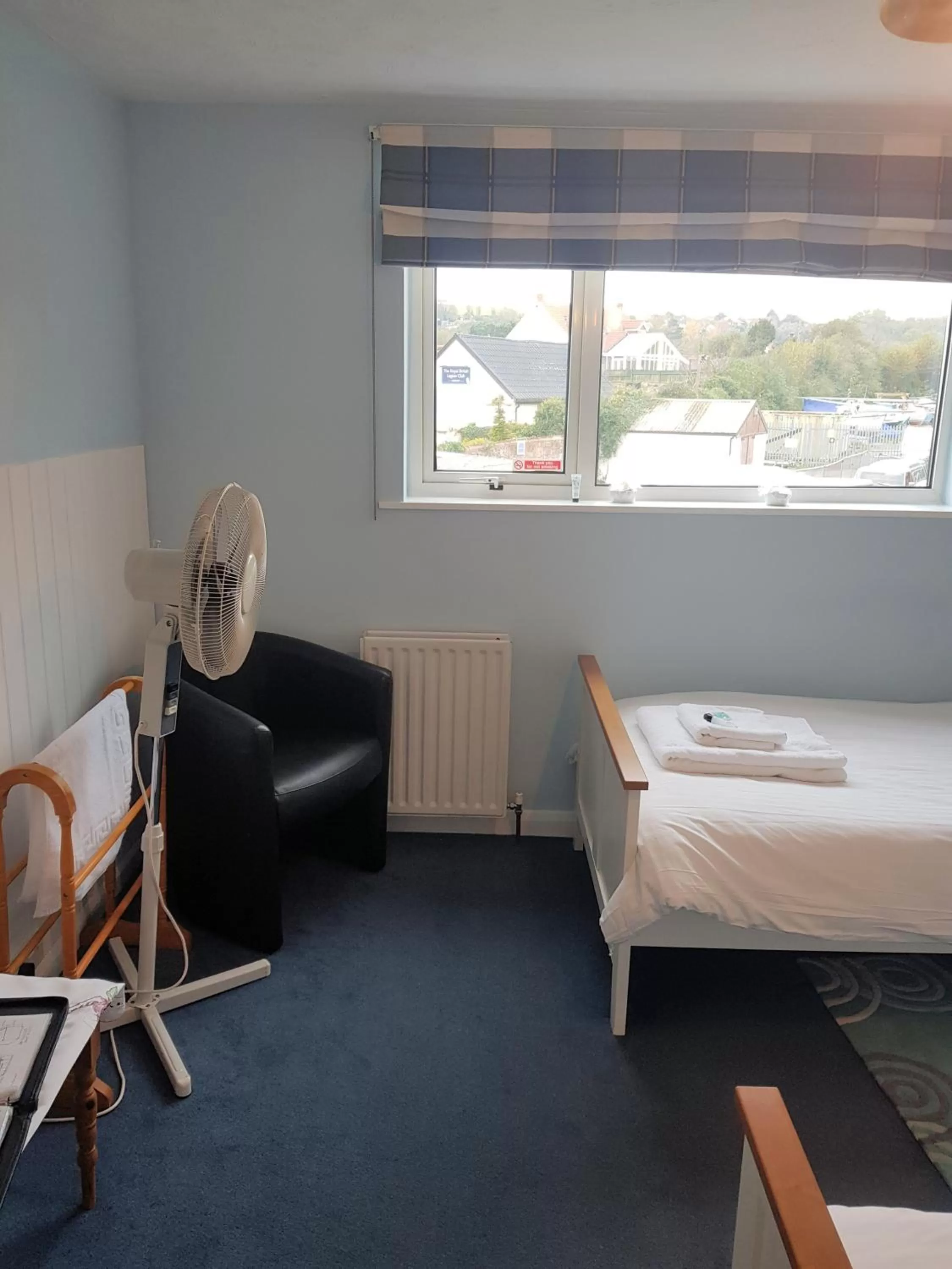 Bed in The Mariner Guest House