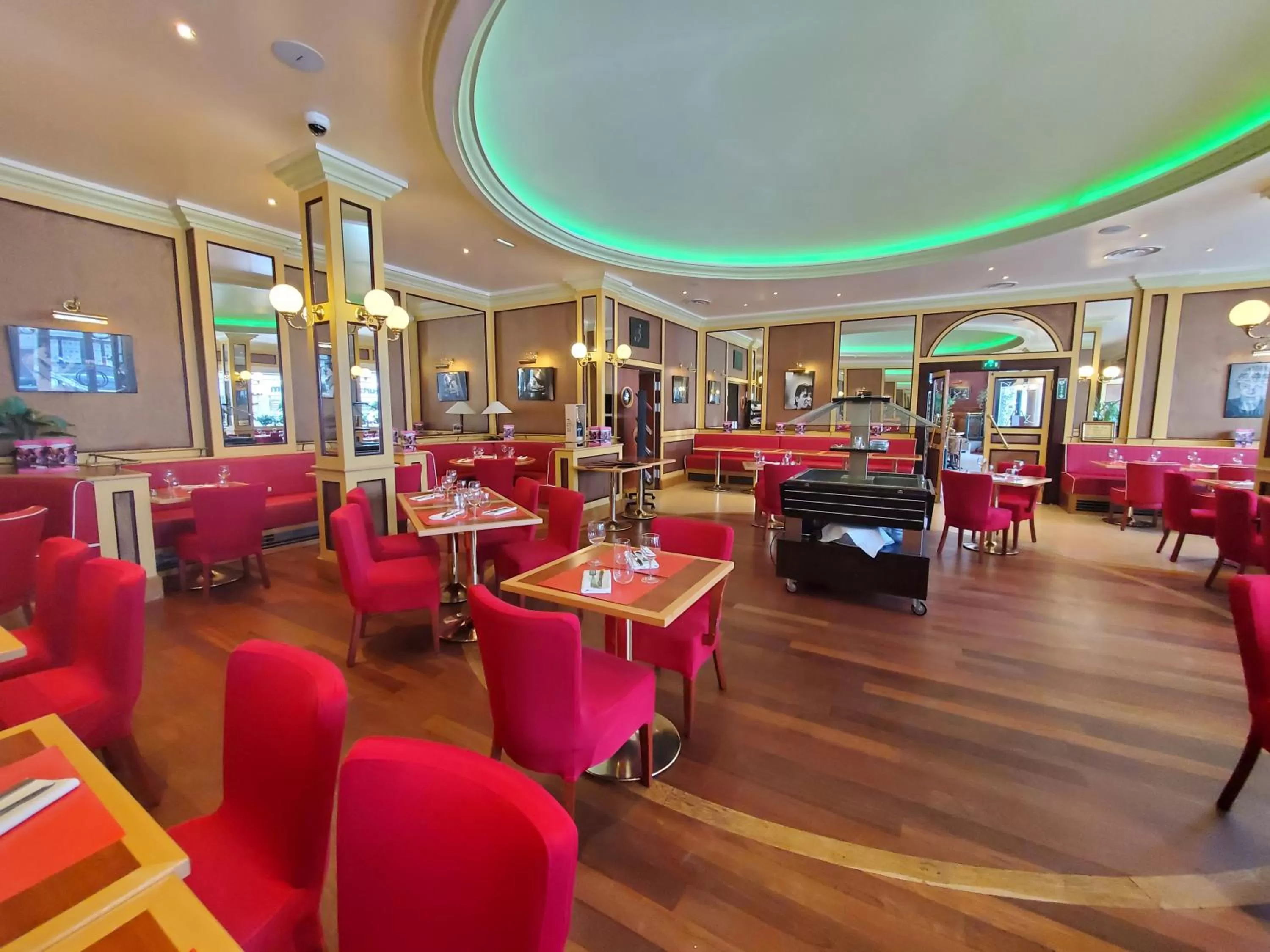 Restaurant/places to eat in Hôtel Vauban