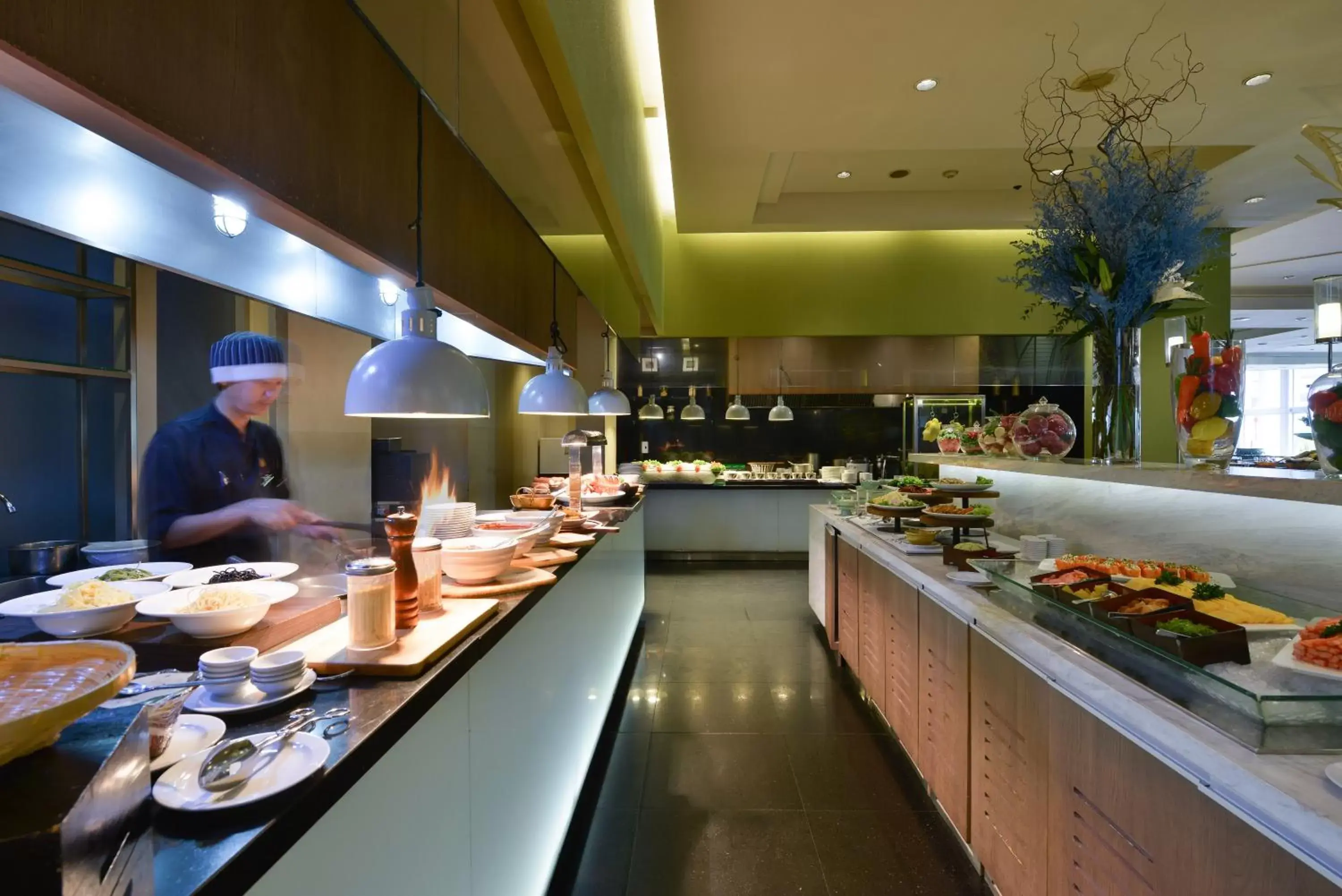Restaurant/Places to Eat in Miracle Grand Convention Hotel