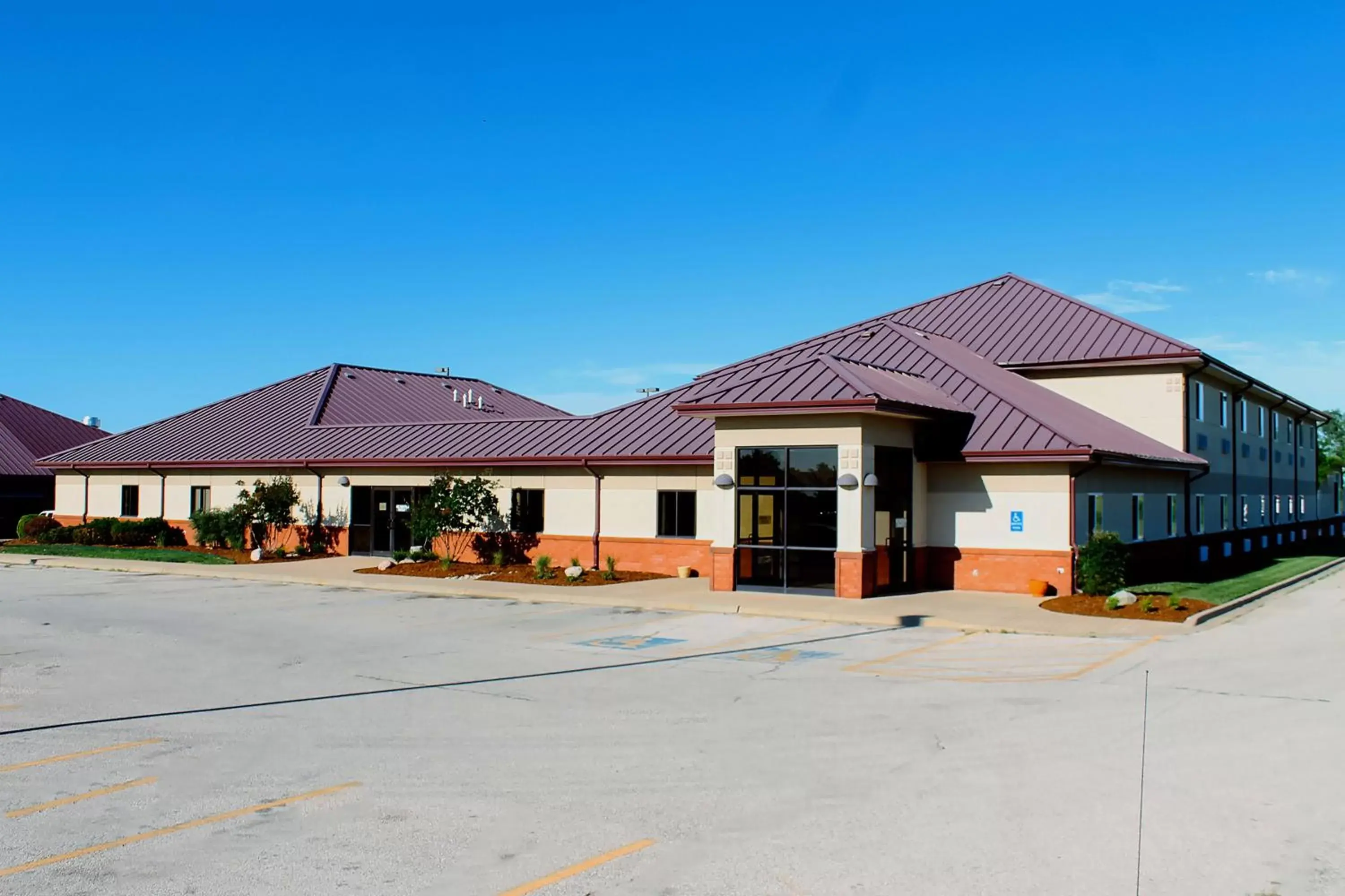 Property Building in Americas Best Value Inn-Fredonia