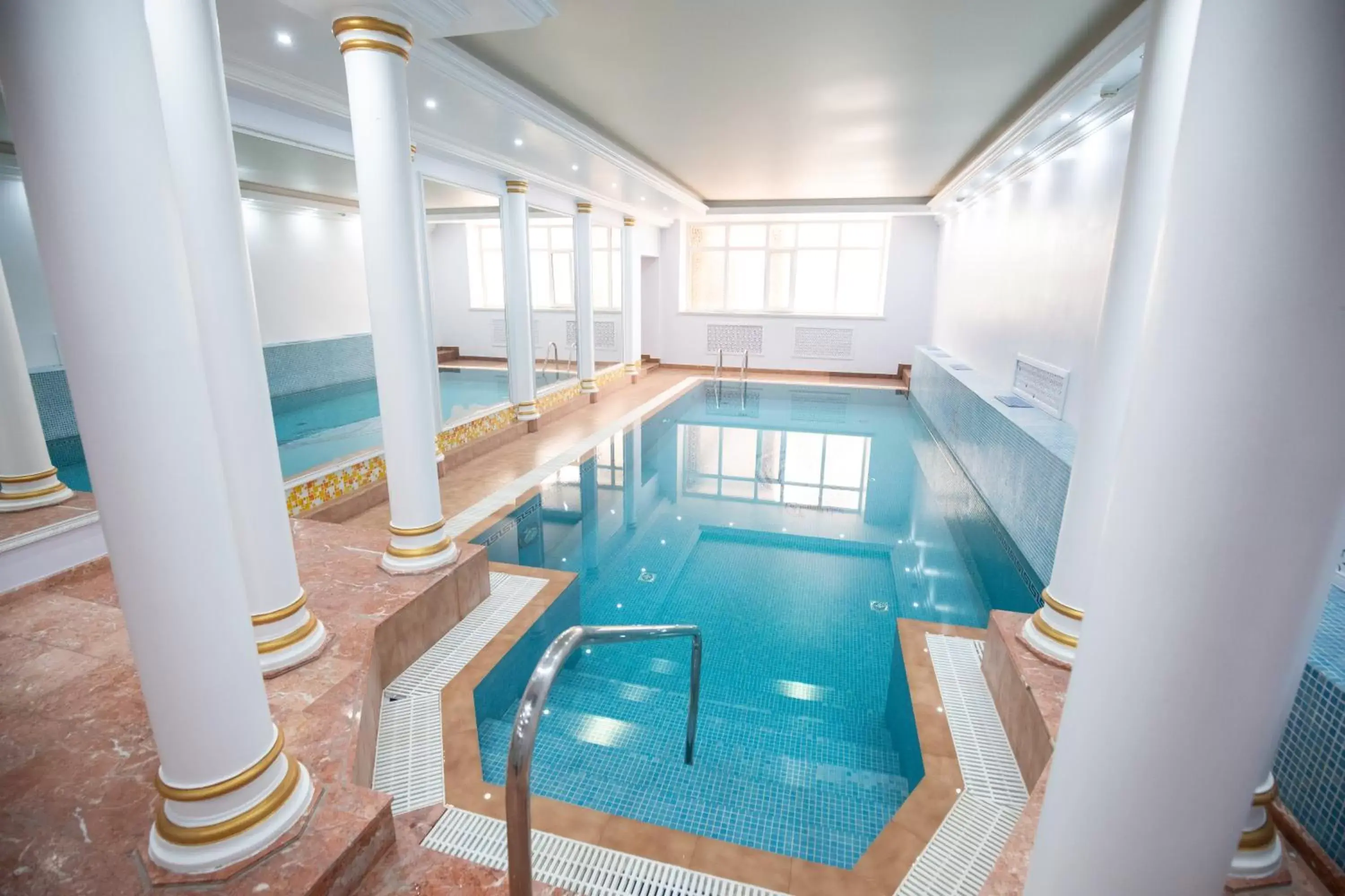 Swimming pool in Amsterdam Hotel Aktobe Swimming pool in Amsterdam Hotel Aktobe