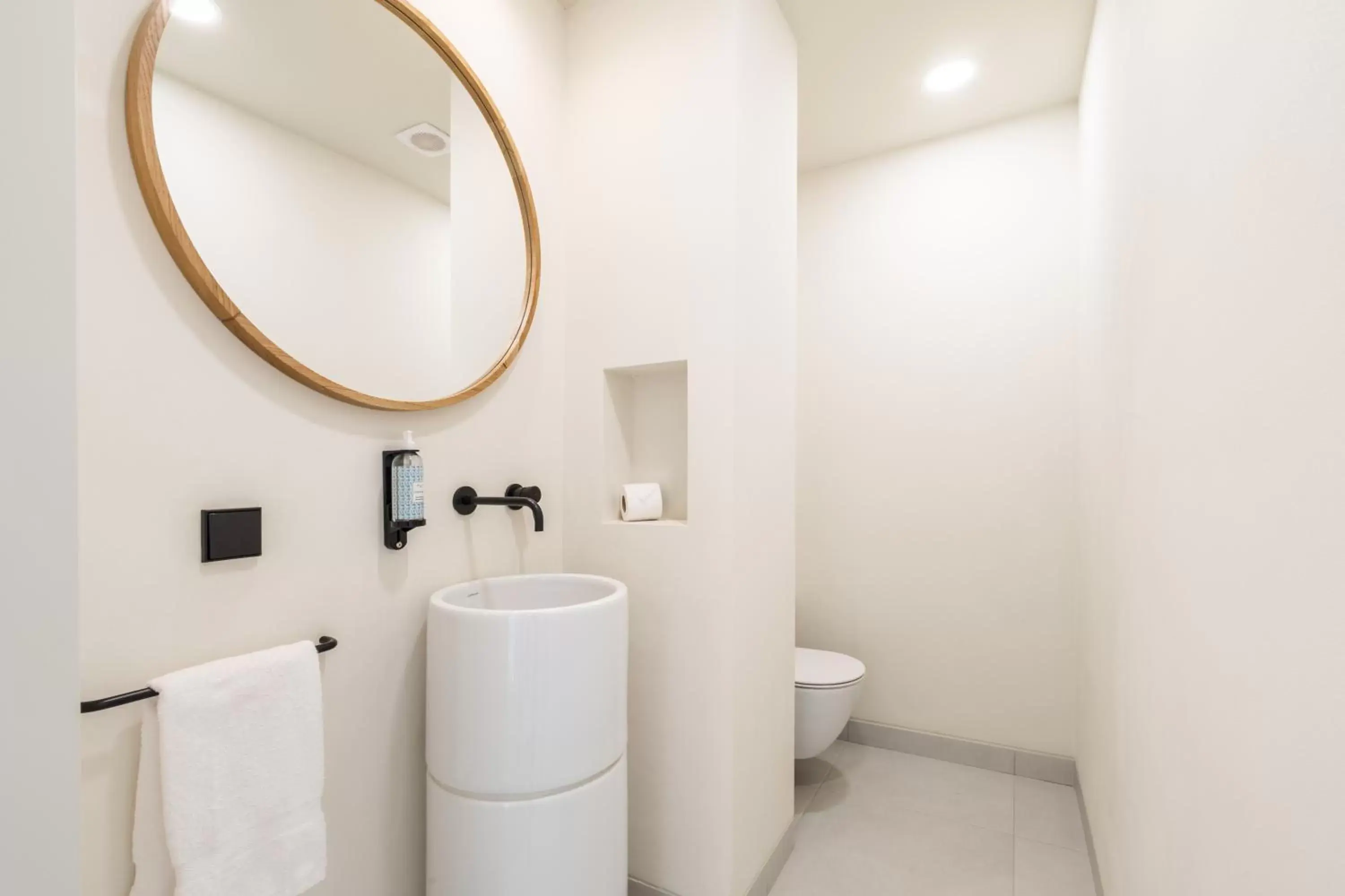 Bathroom in White Shell Beach Villas